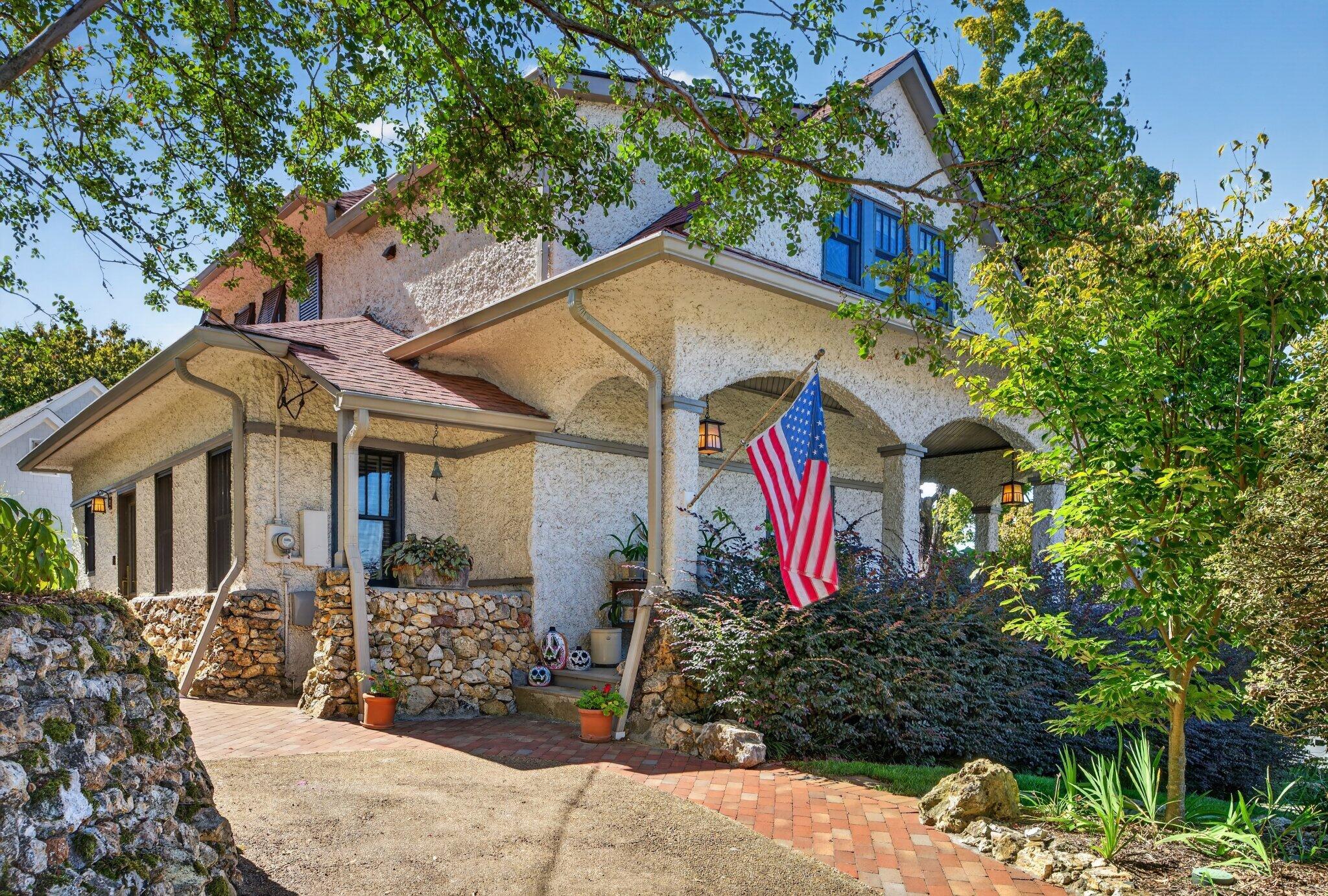 900 Mississippi Avenue