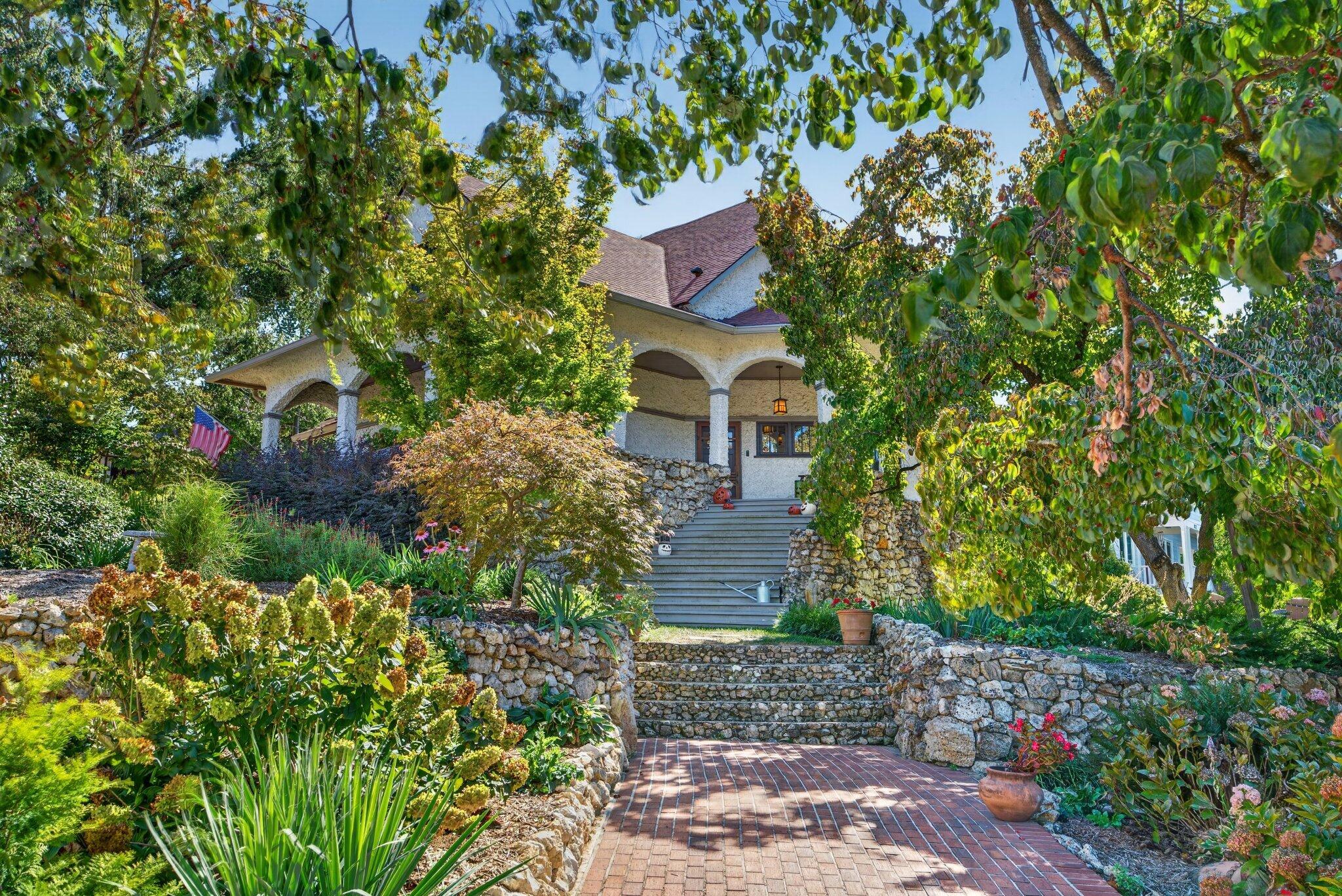 900 Mississippi Avenue