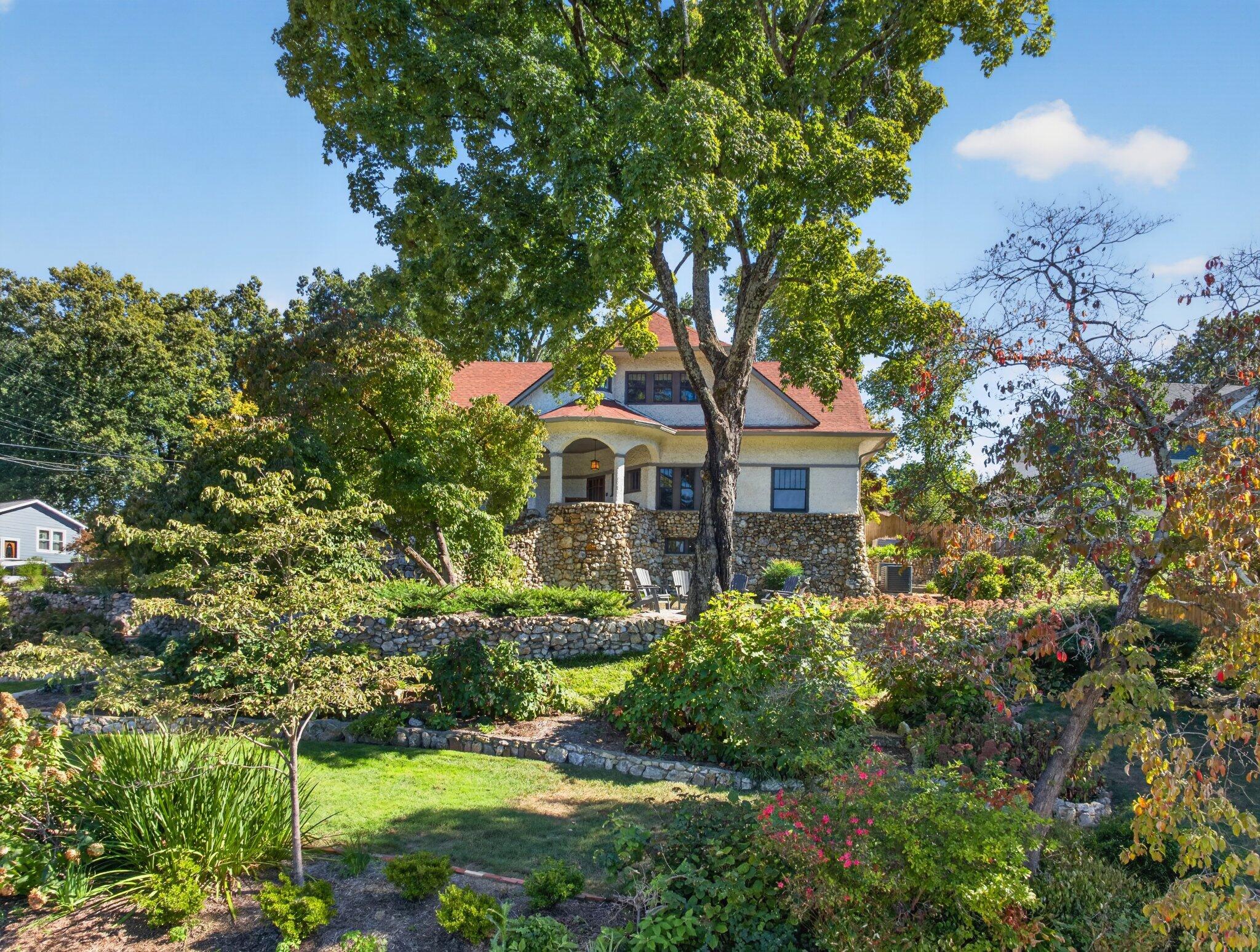 900 Mississippi Avenue