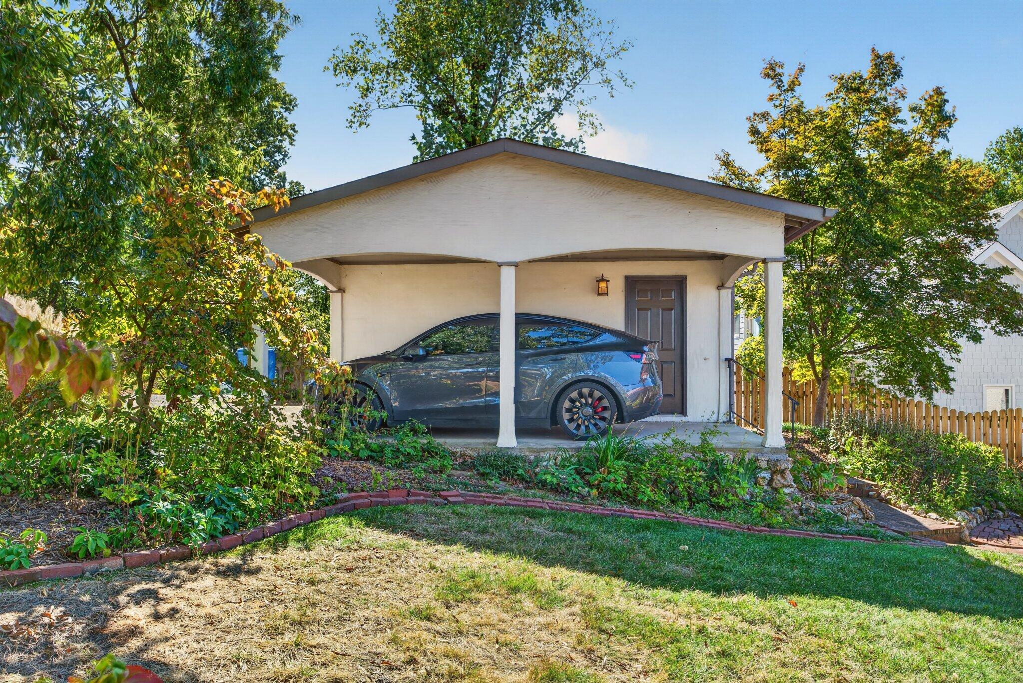 900 Mississippi Avenue