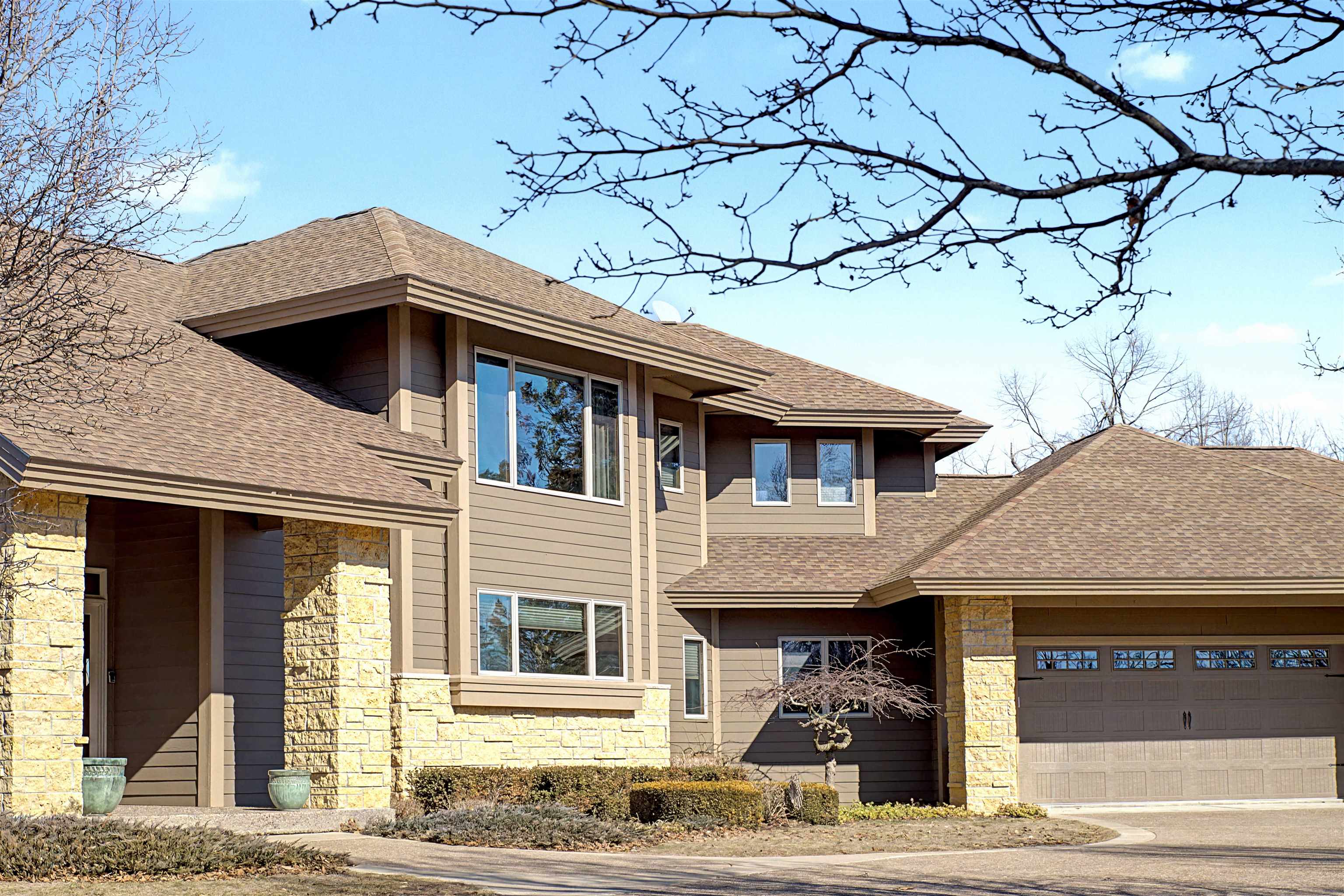 1 E Hoffman Road