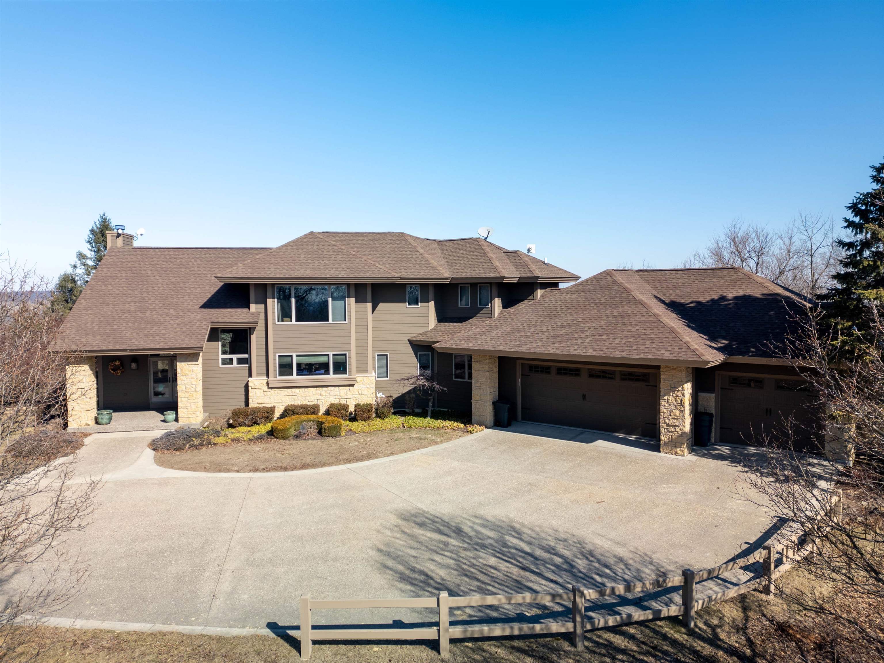 1 E Hoffman Road