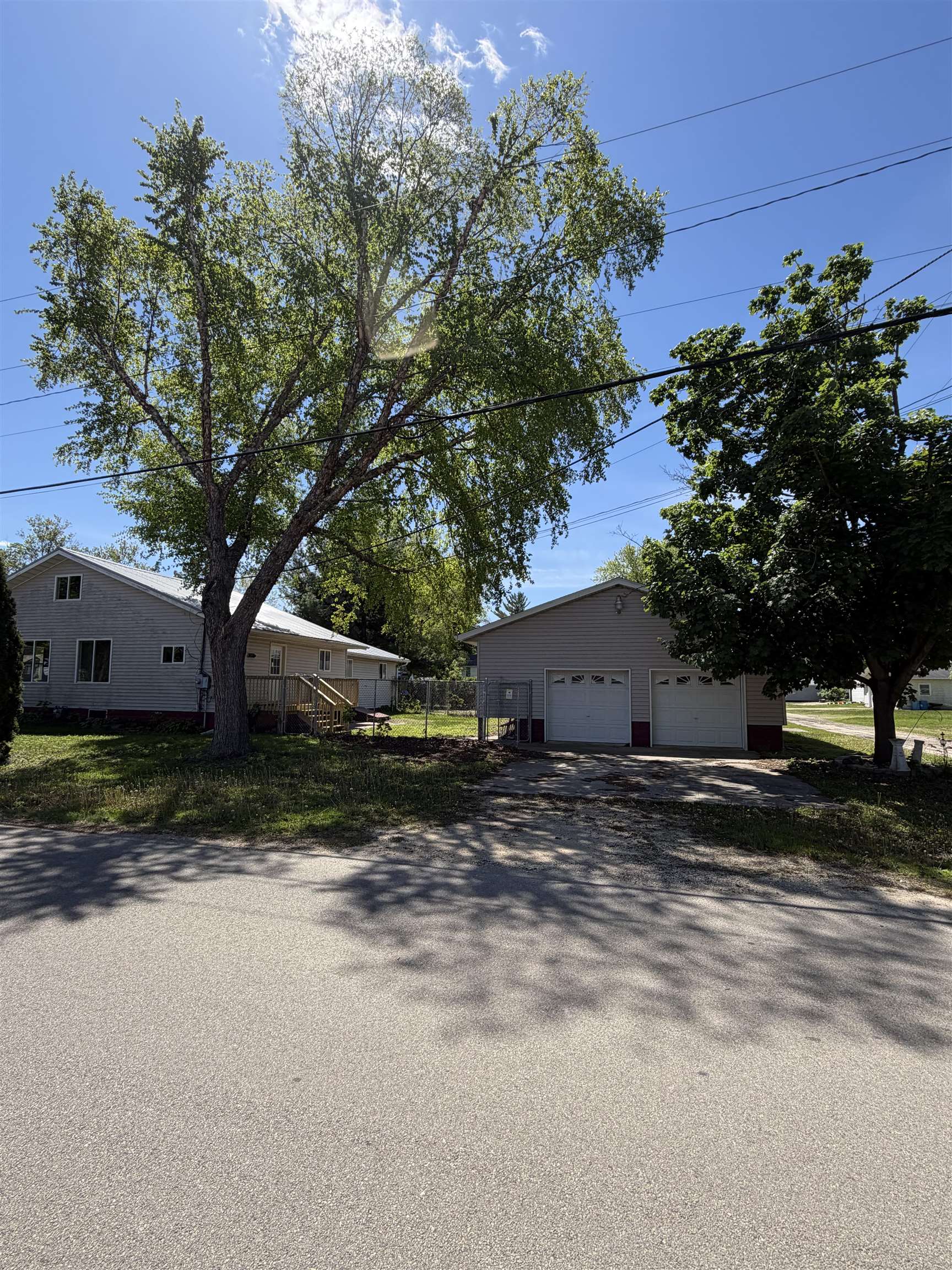 603 Iris Street