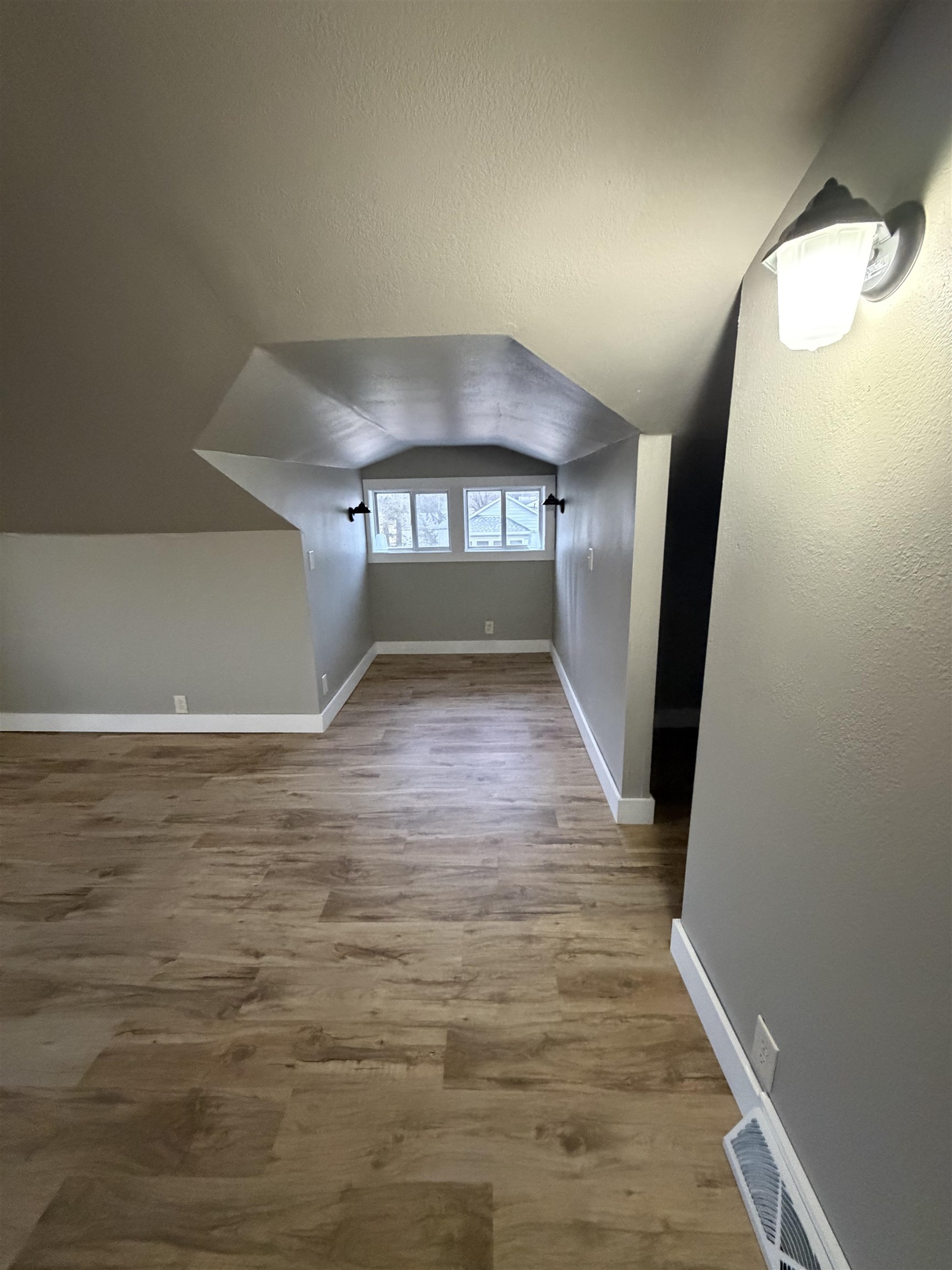 603 Iris Street