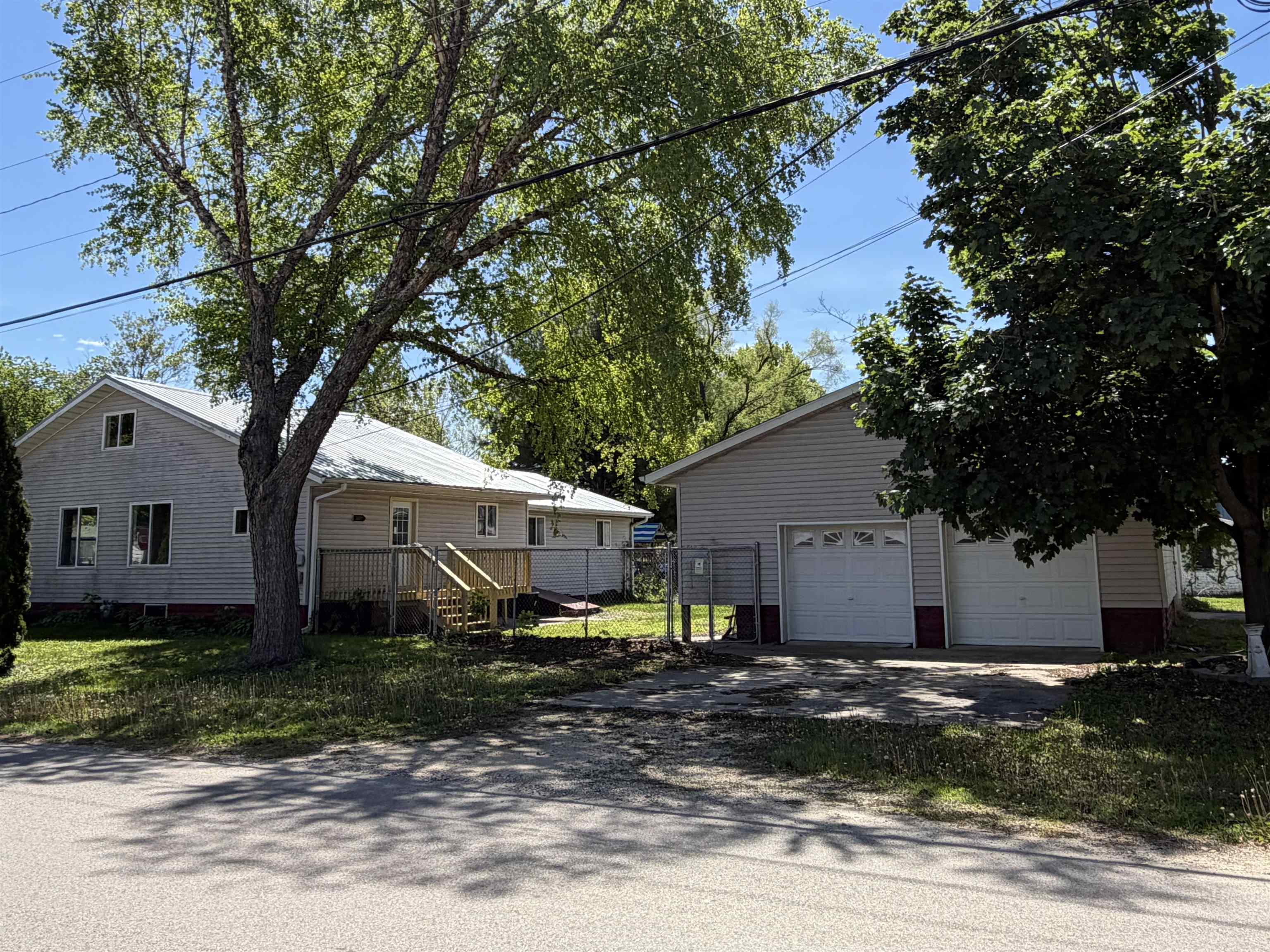 603 Iris Street