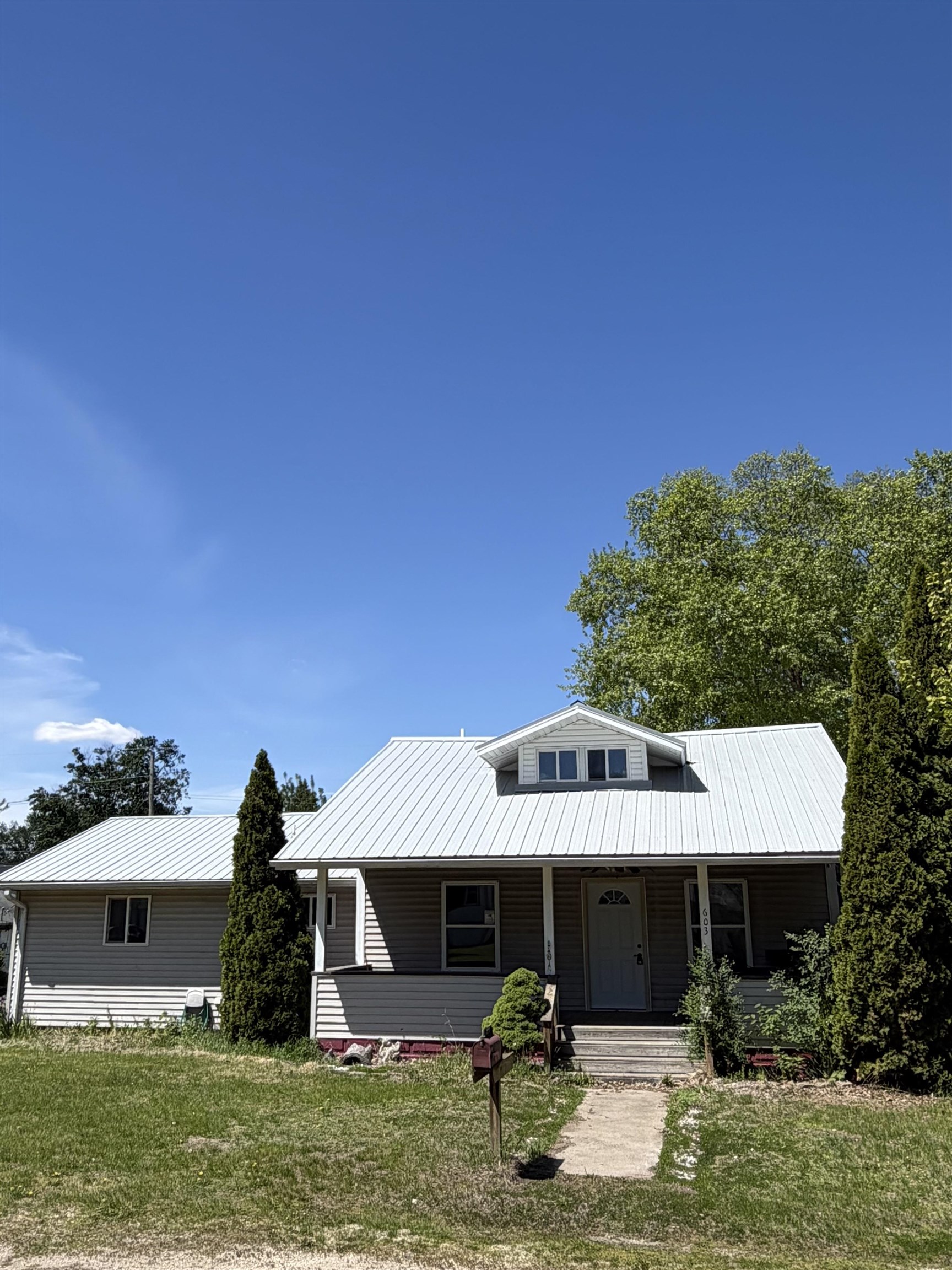603 Iris Street