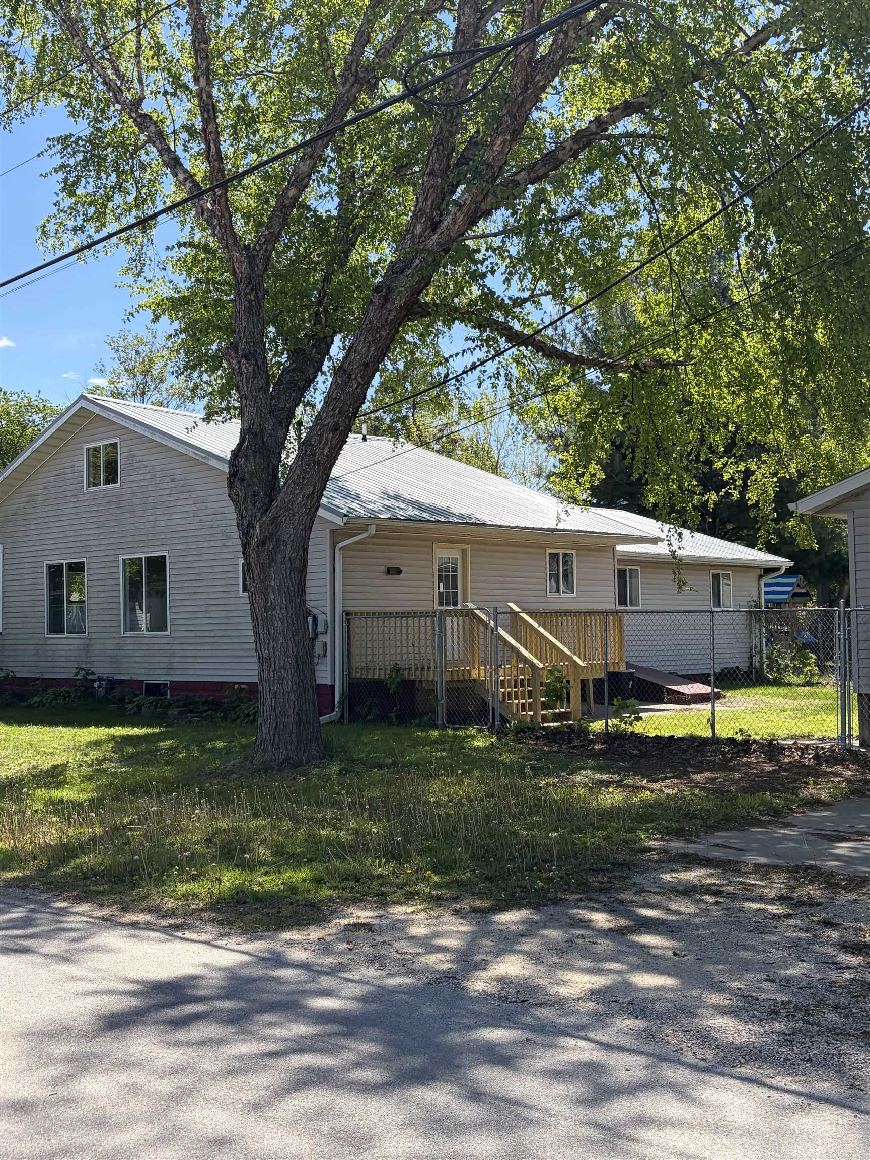 603 Iris Street