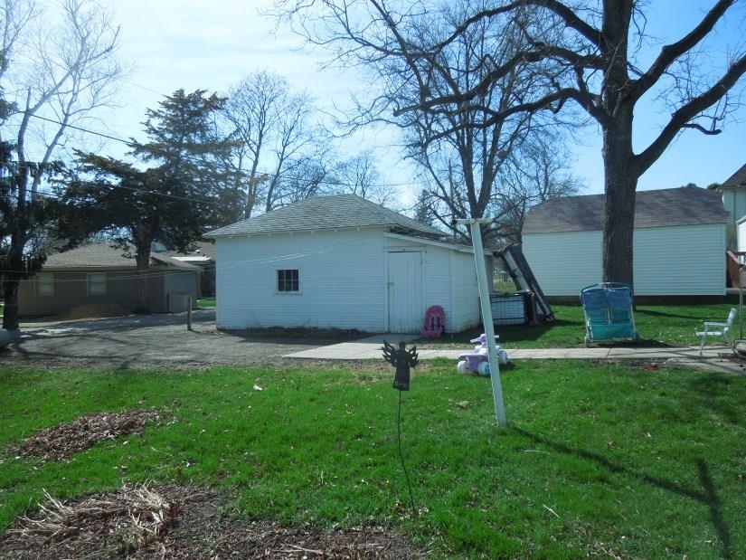705 W Main
