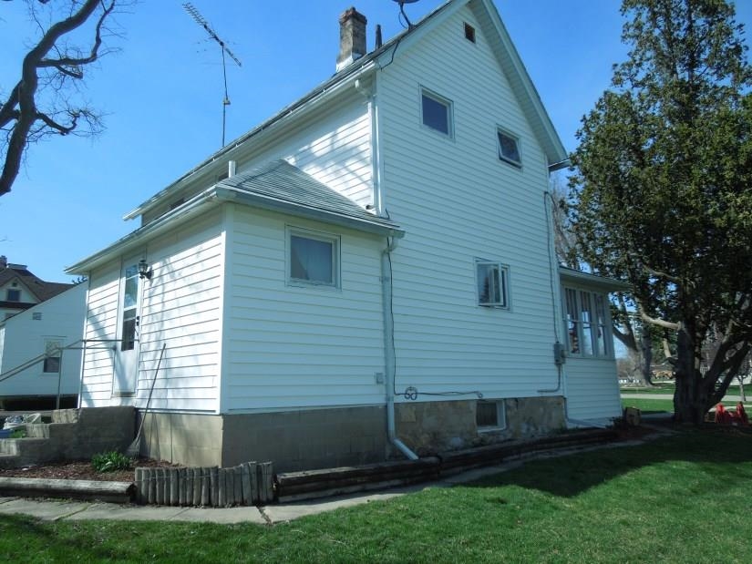 705 W Main
