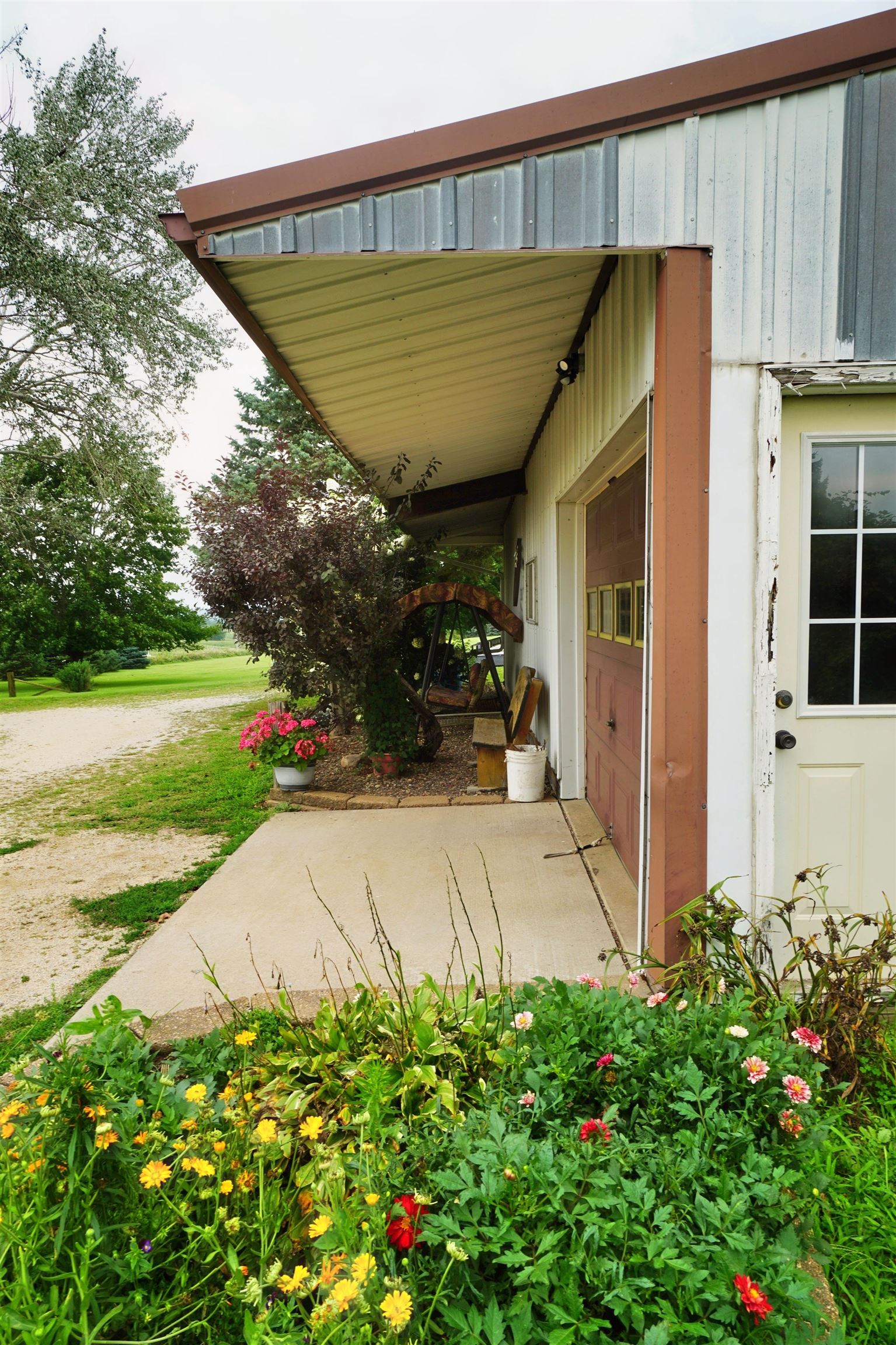 9002 E Center Road