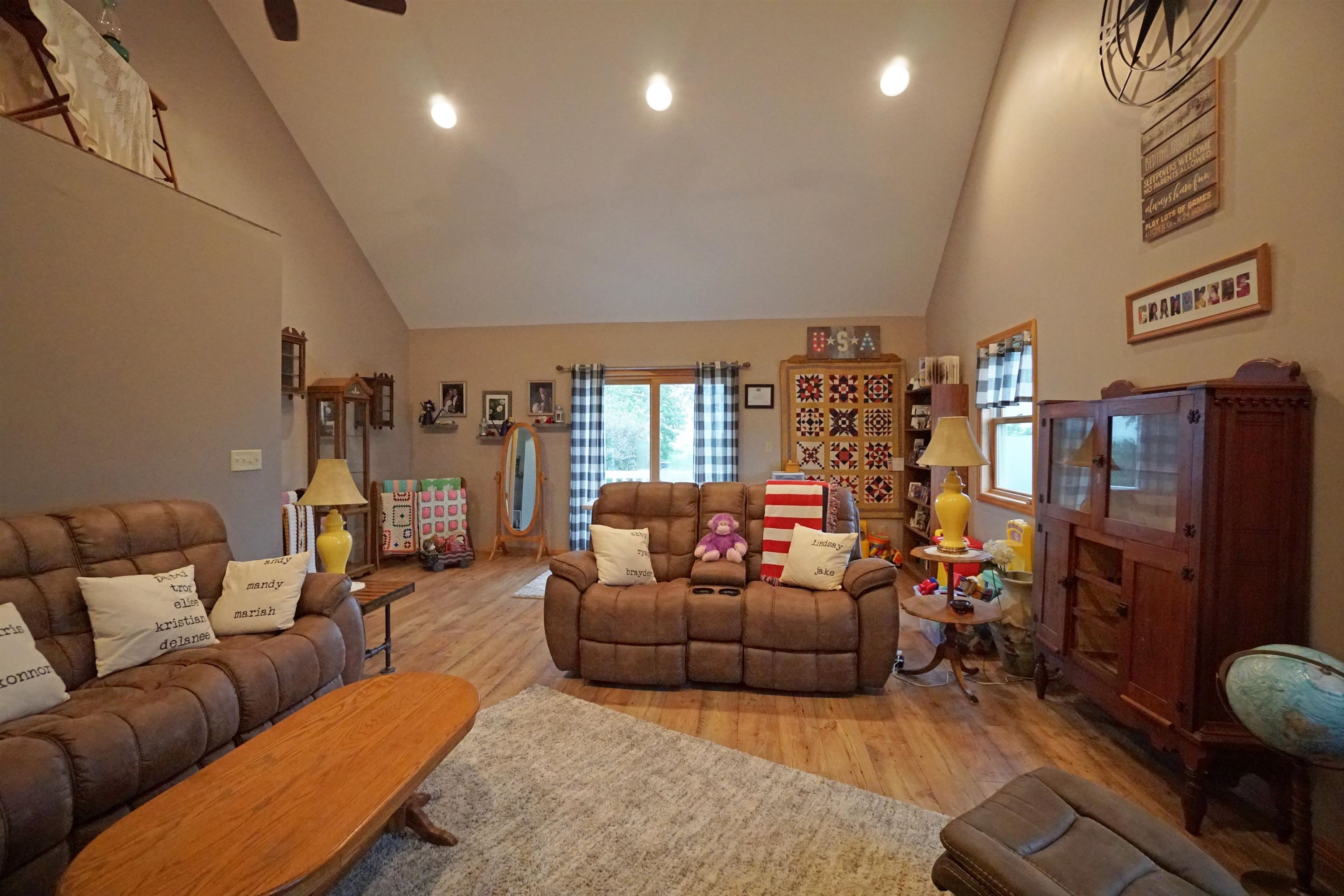 9002 E Center Road