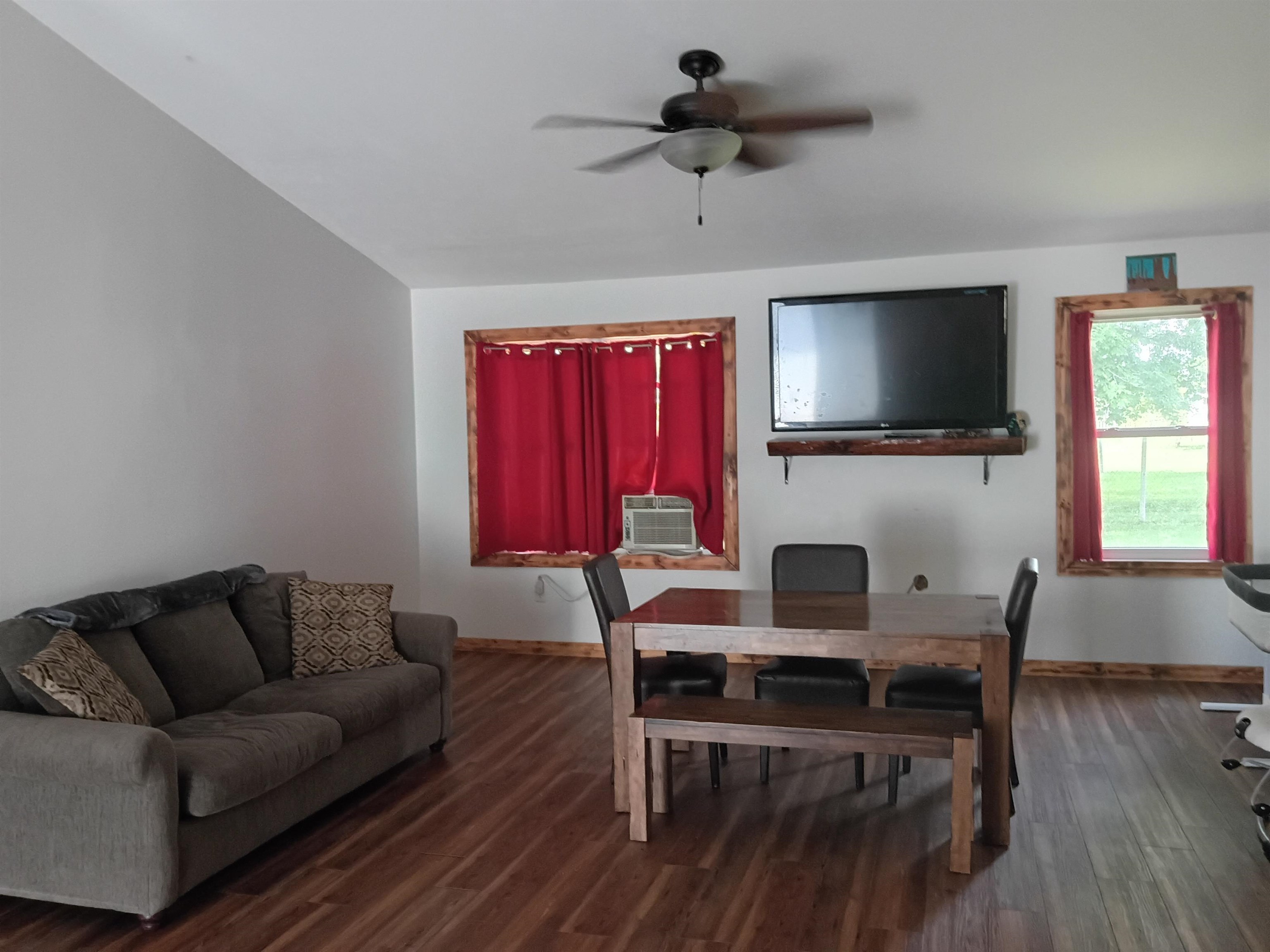 5933 N Stagecoach Trail