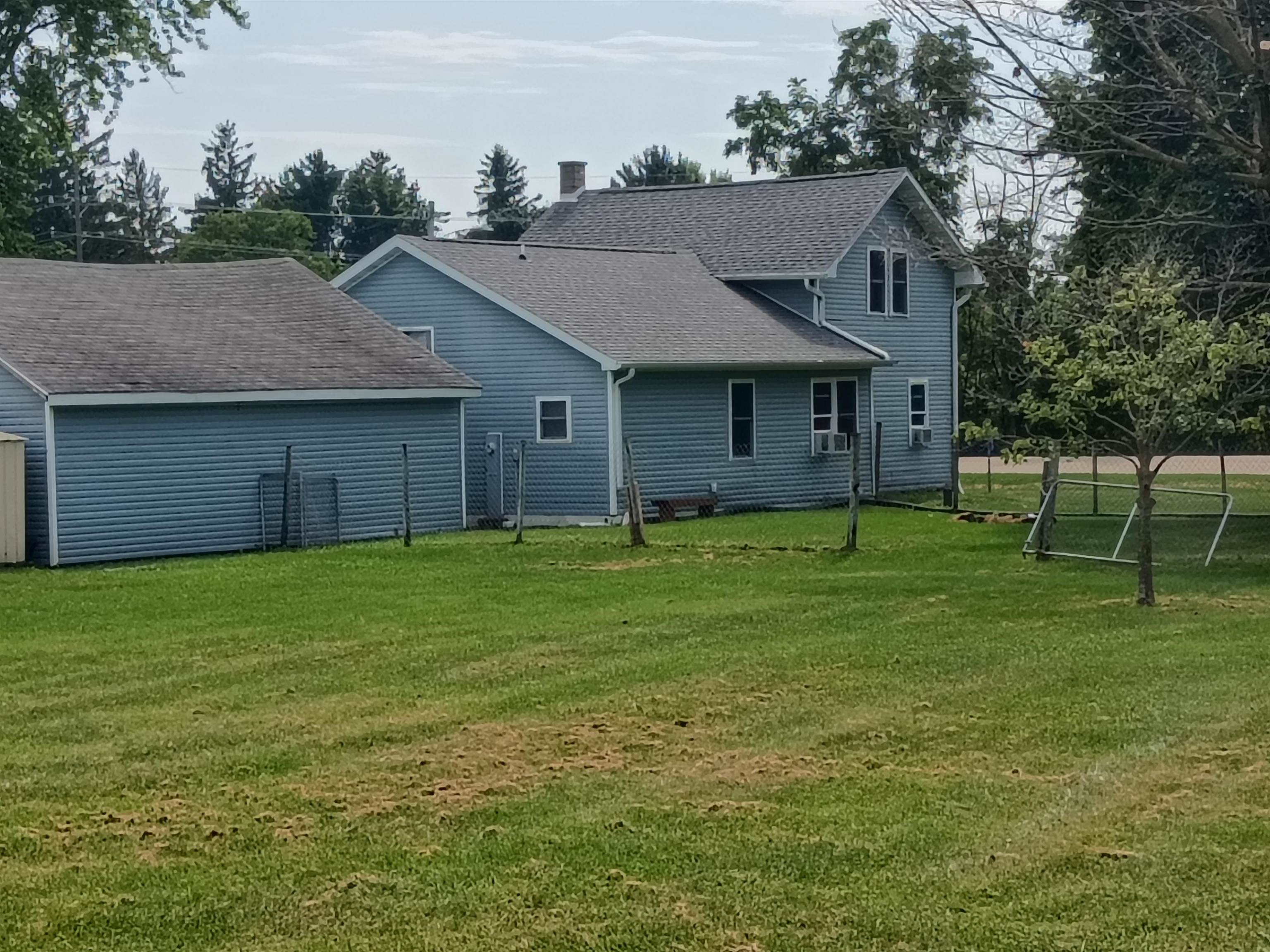 5933 N Stagecoach Trail