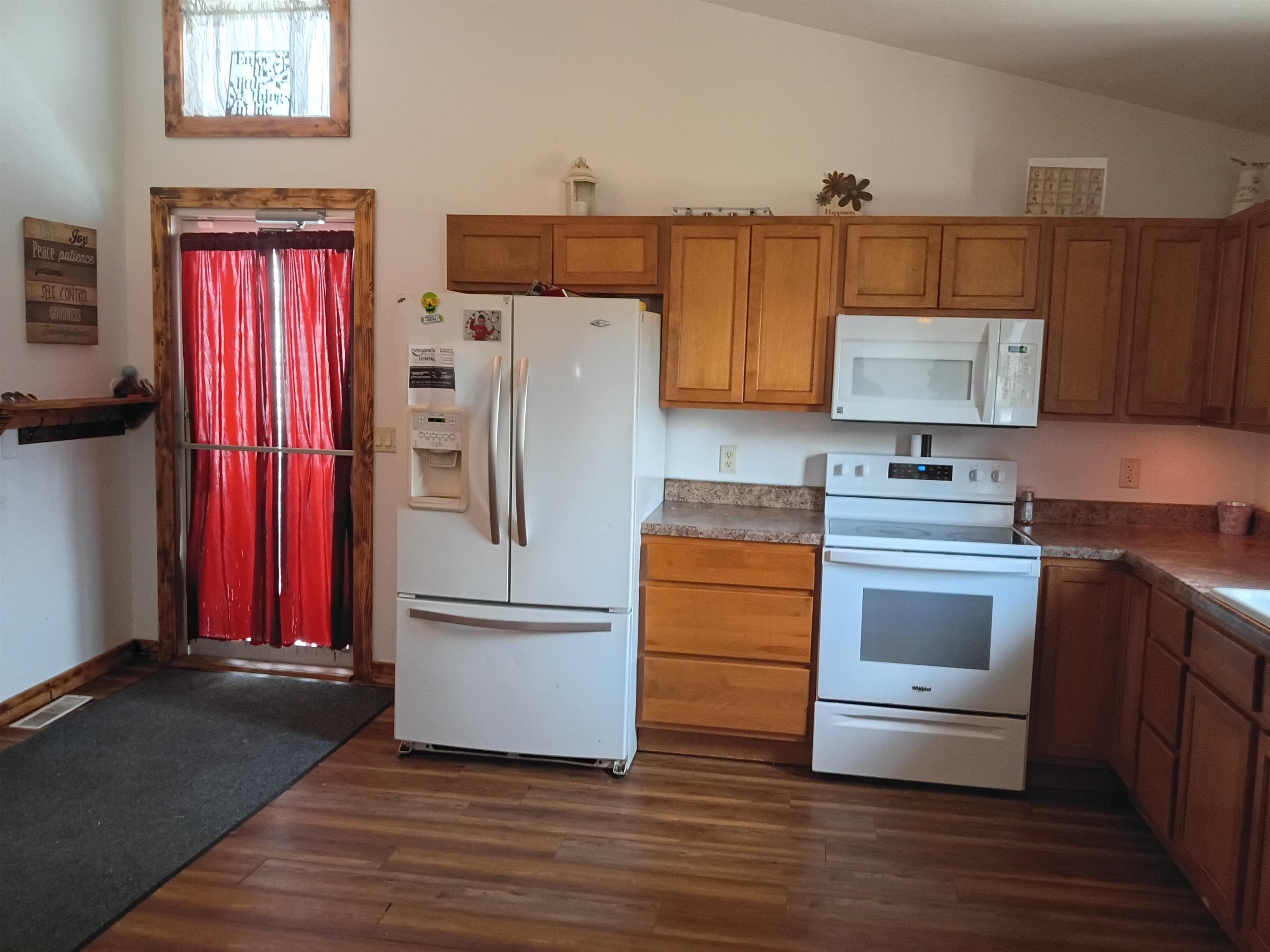 5933 N Stagecoach Trail