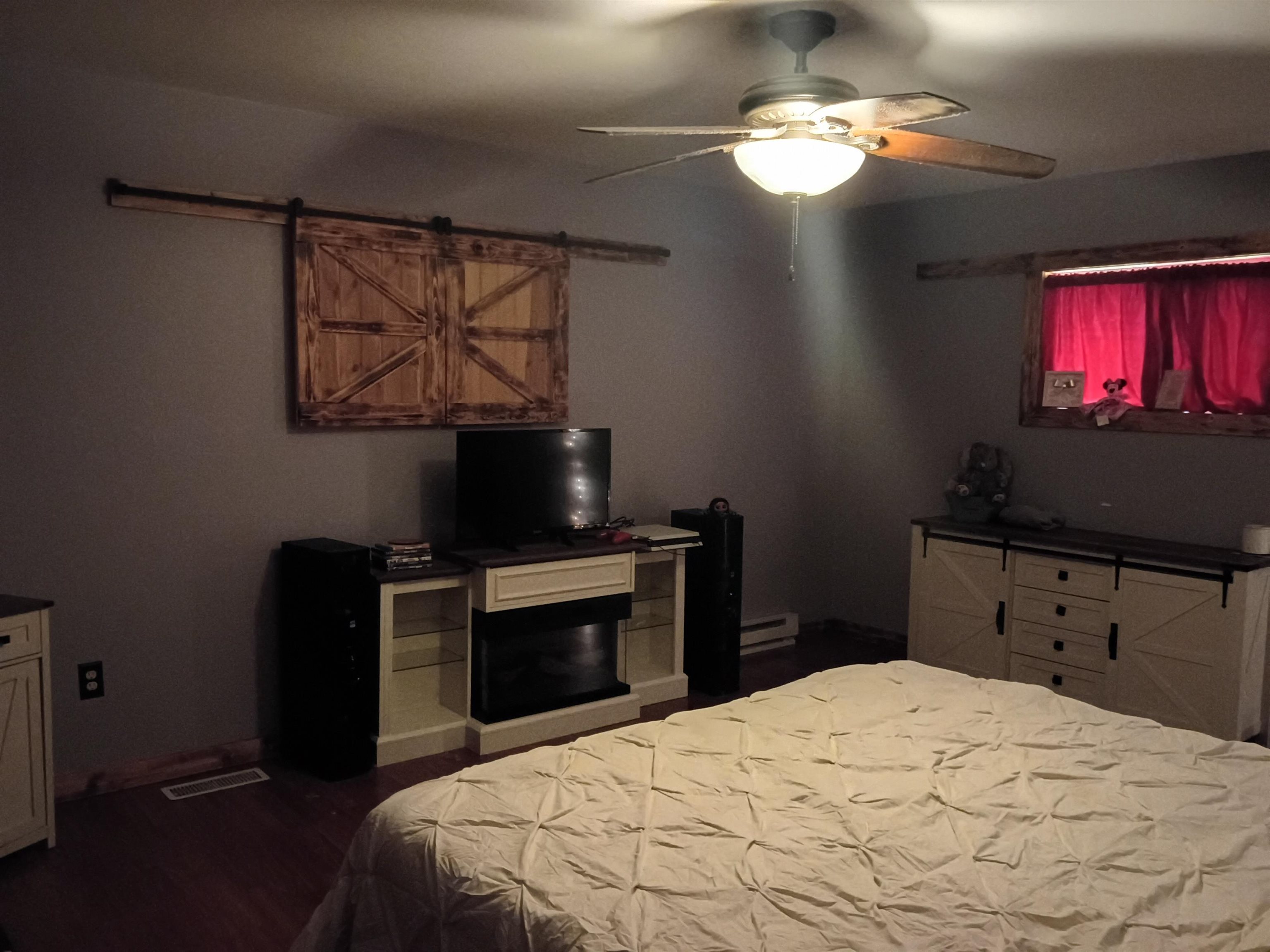 5933 N Stagecoach Trail