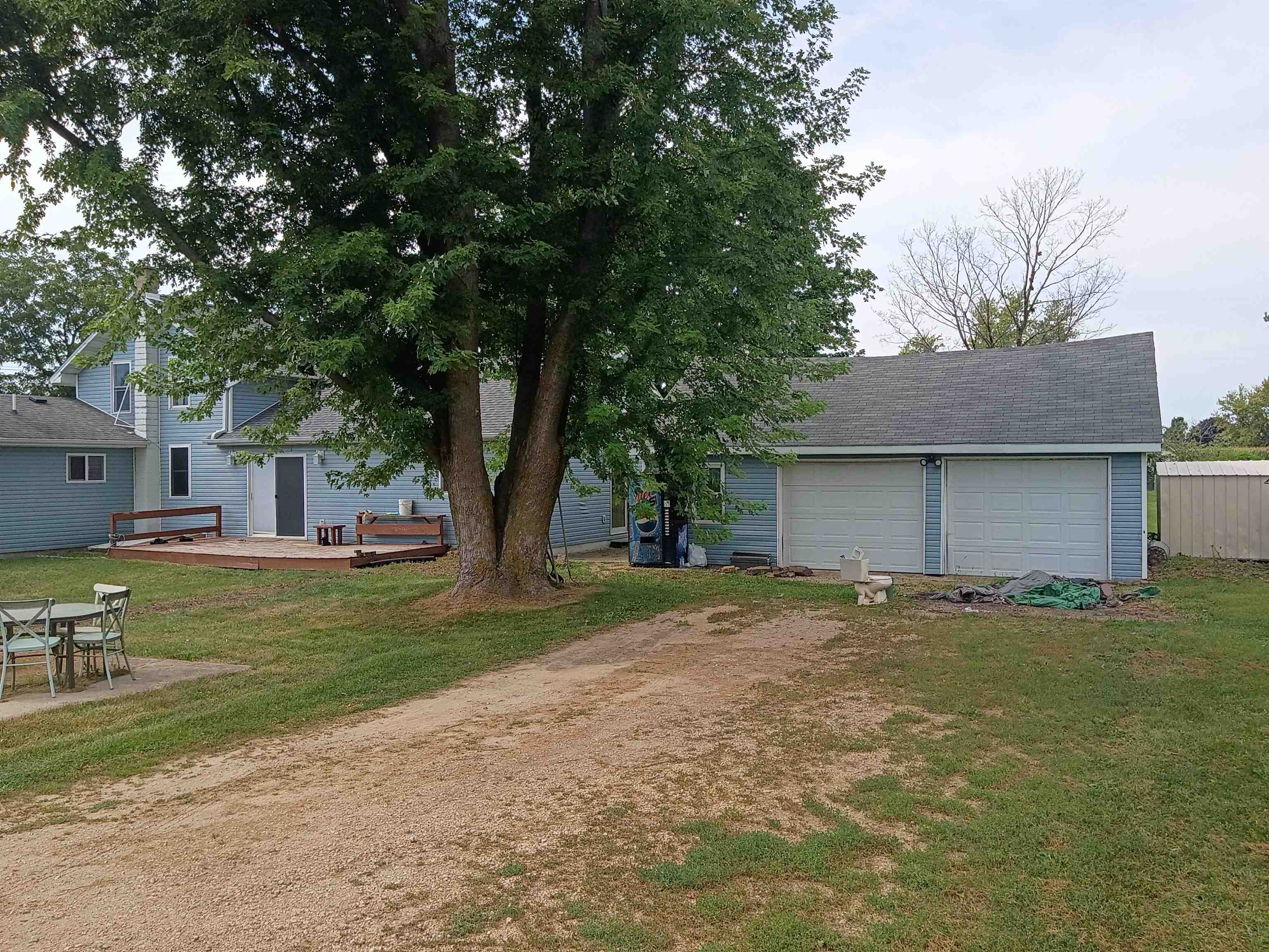5933 N Stagecoach Trail