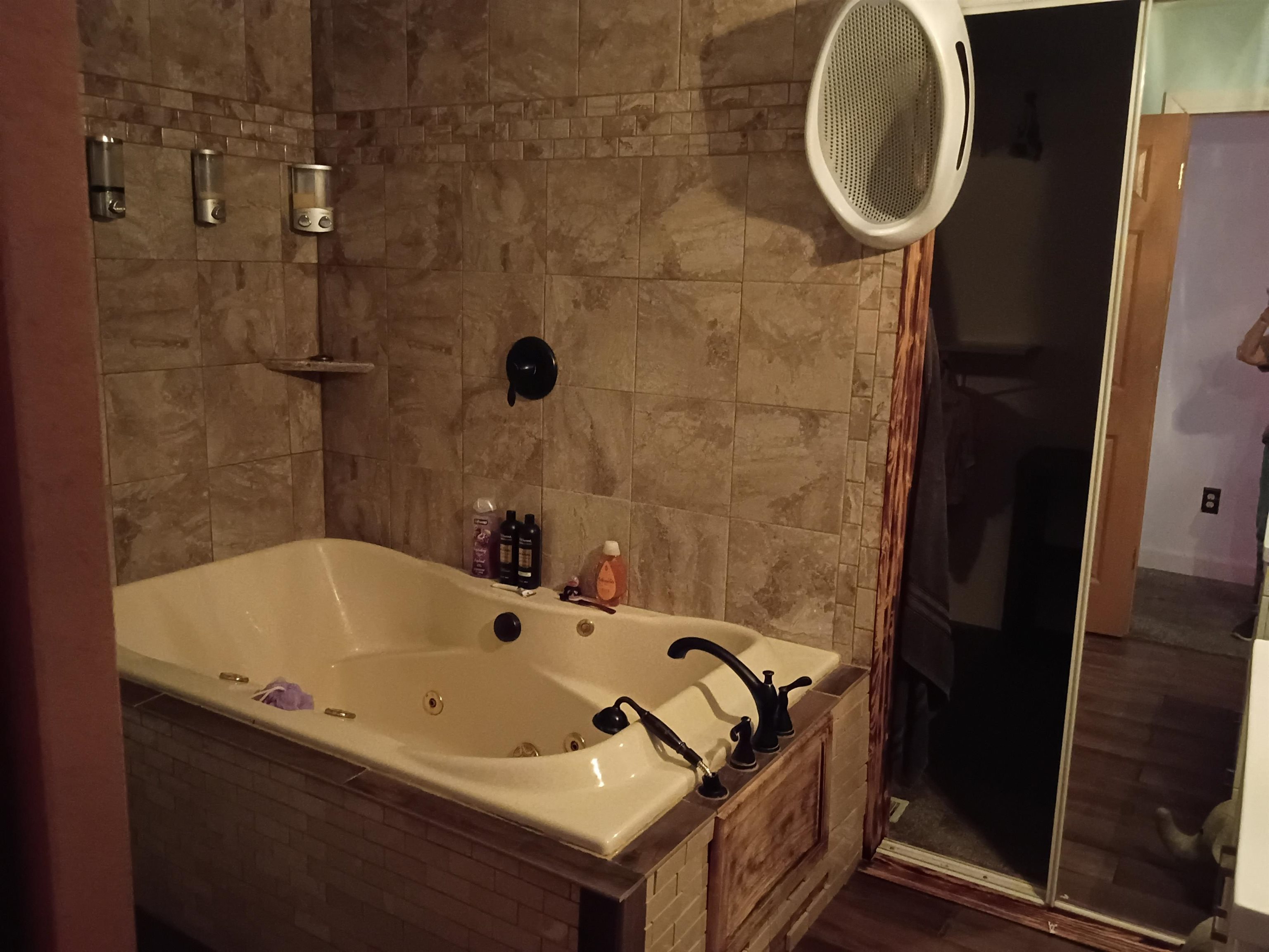 5933 N Stagecoach Trail