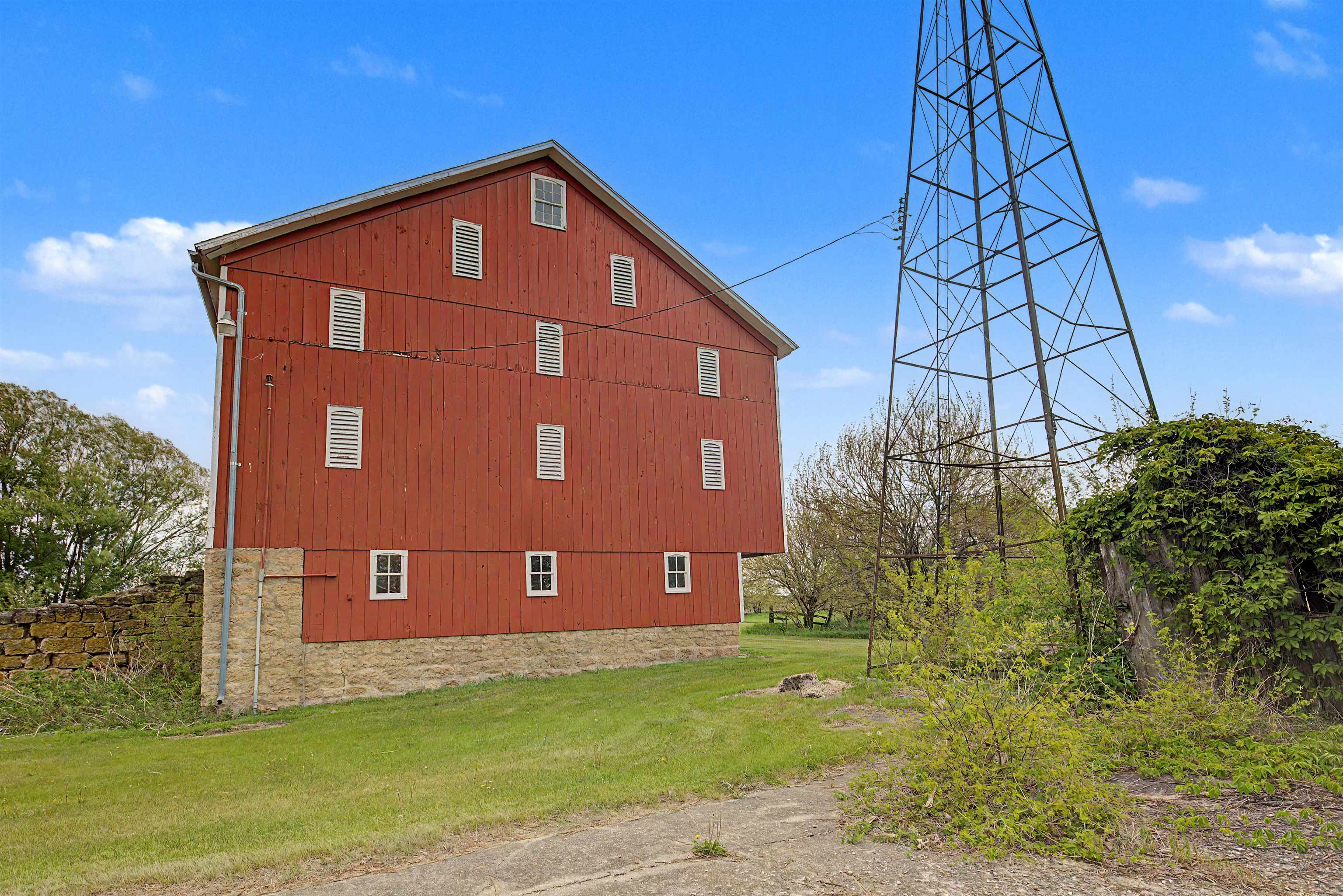 16648 US Highway 52