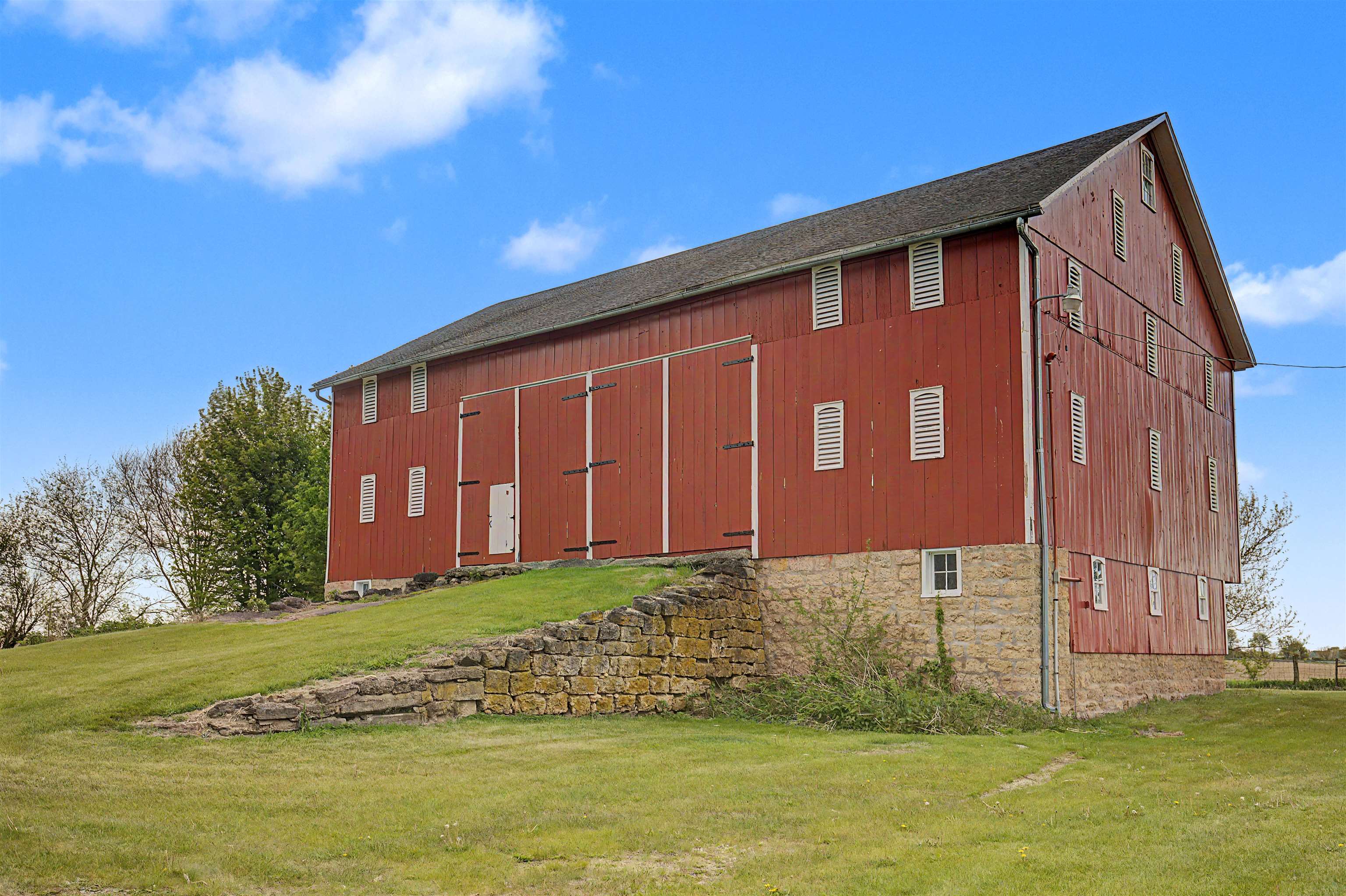 16648 US Highway 52