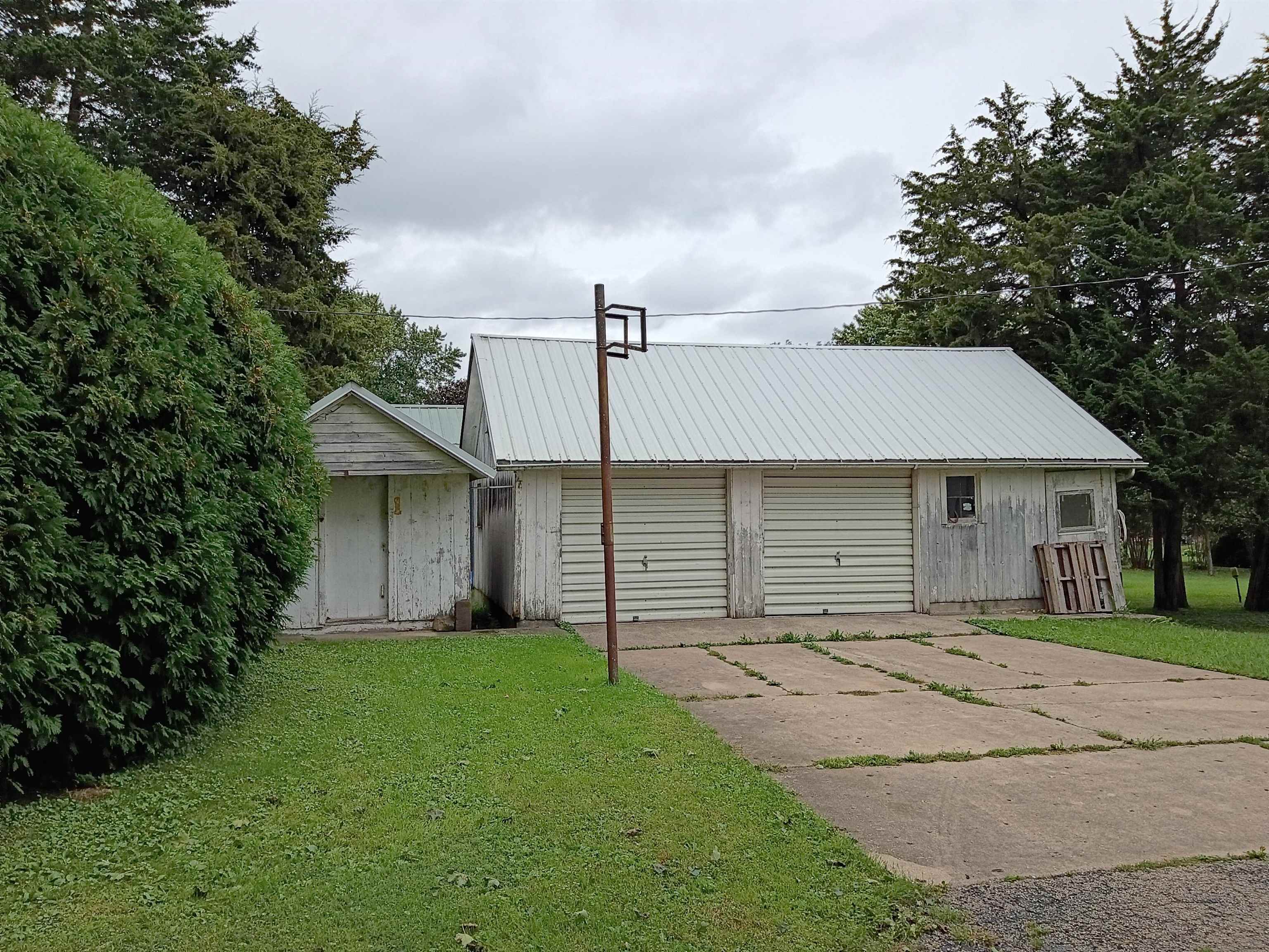 2628 W Florence