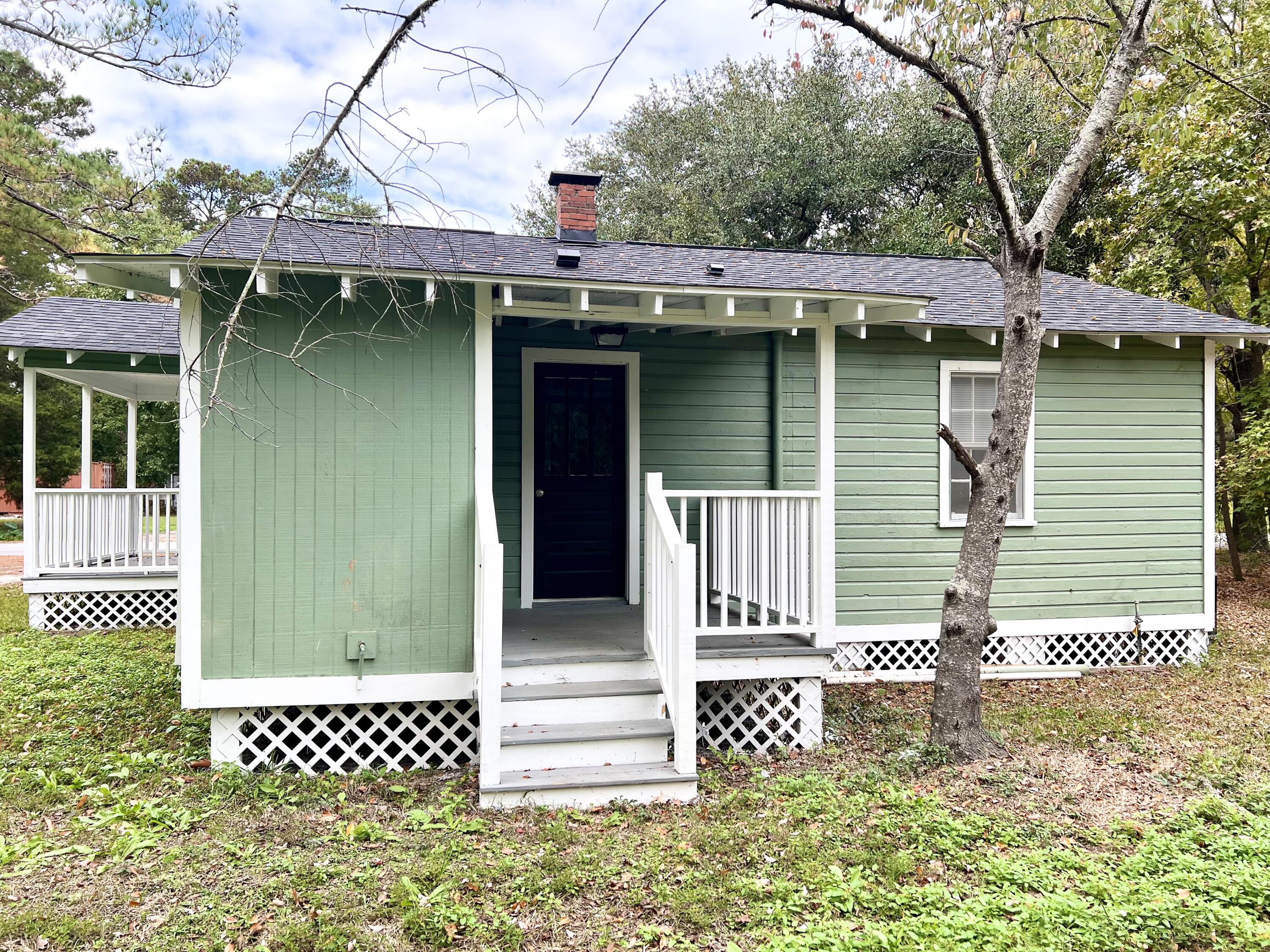 218 Live Oak Street