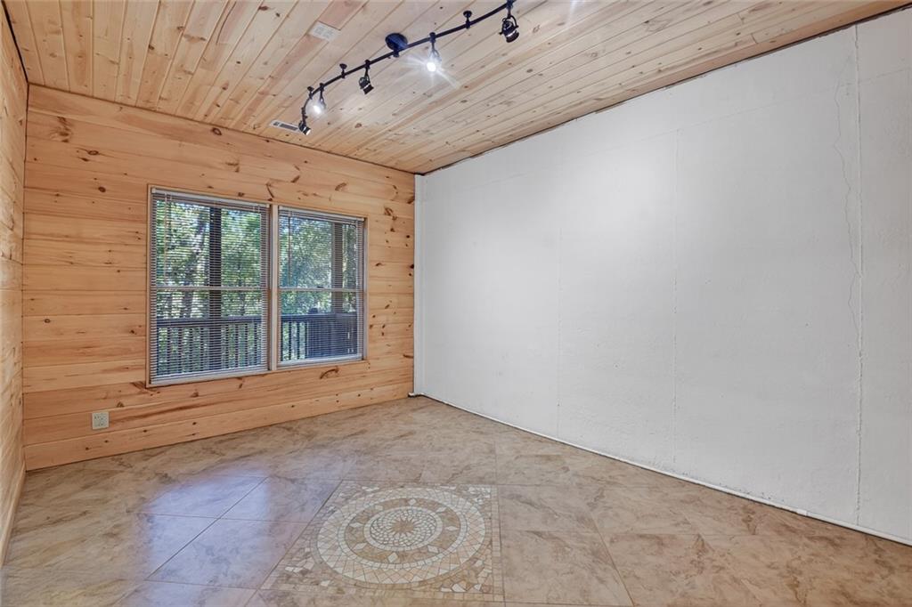 28 Mountain View Road