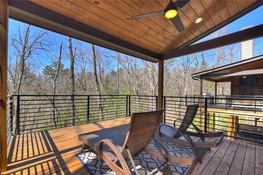 466 E Watersong Bluff