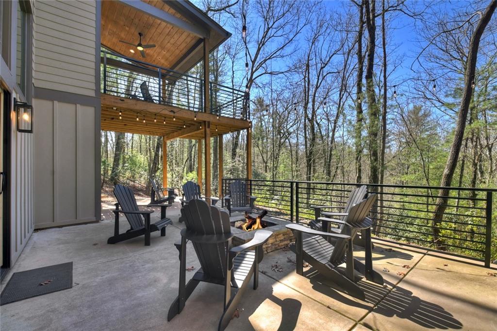 466 E Watersong Bluff