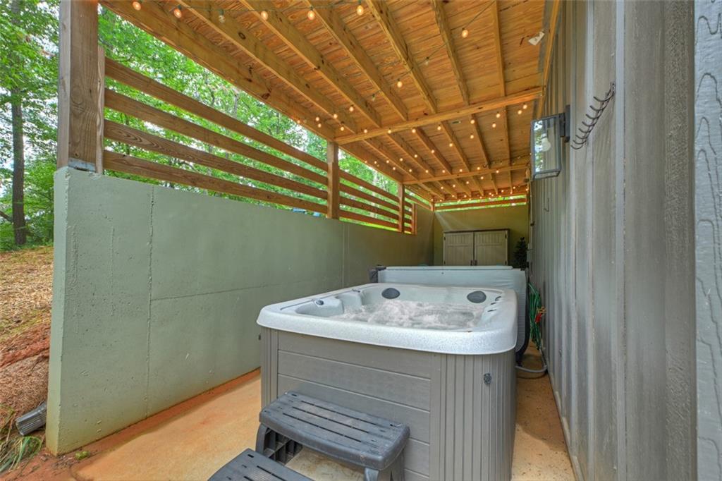 232 Ridge Oaks Way
