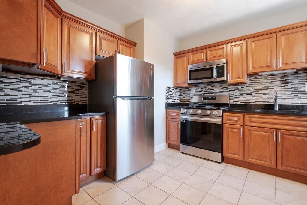 1504 Commonwealth # 6G