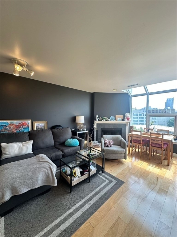 2 Chestnut St Unit: PH51