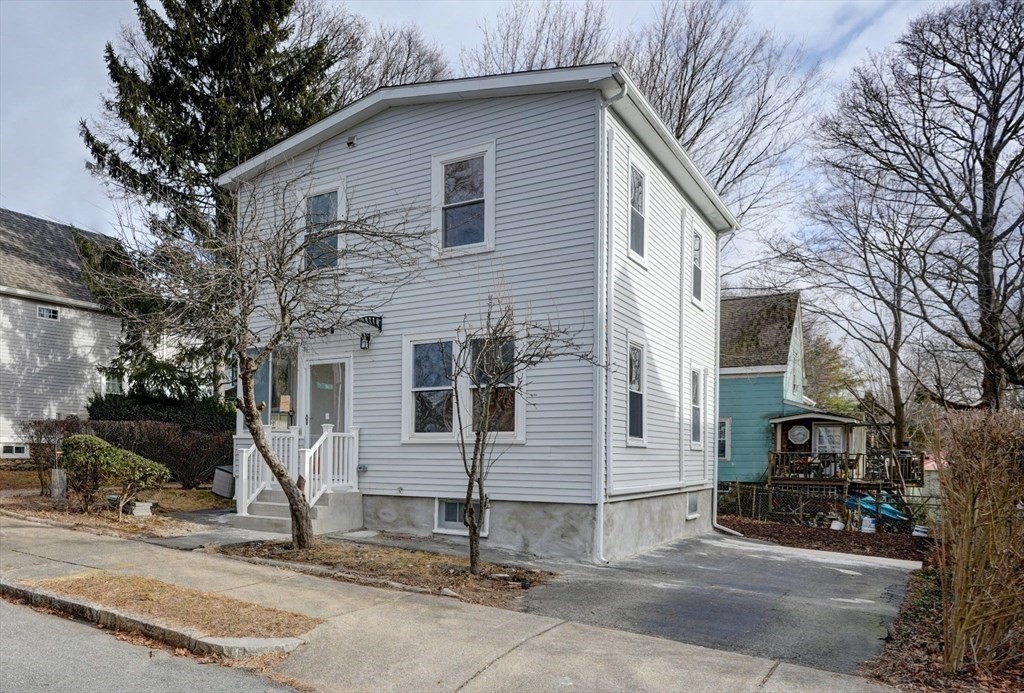 28 Williams St