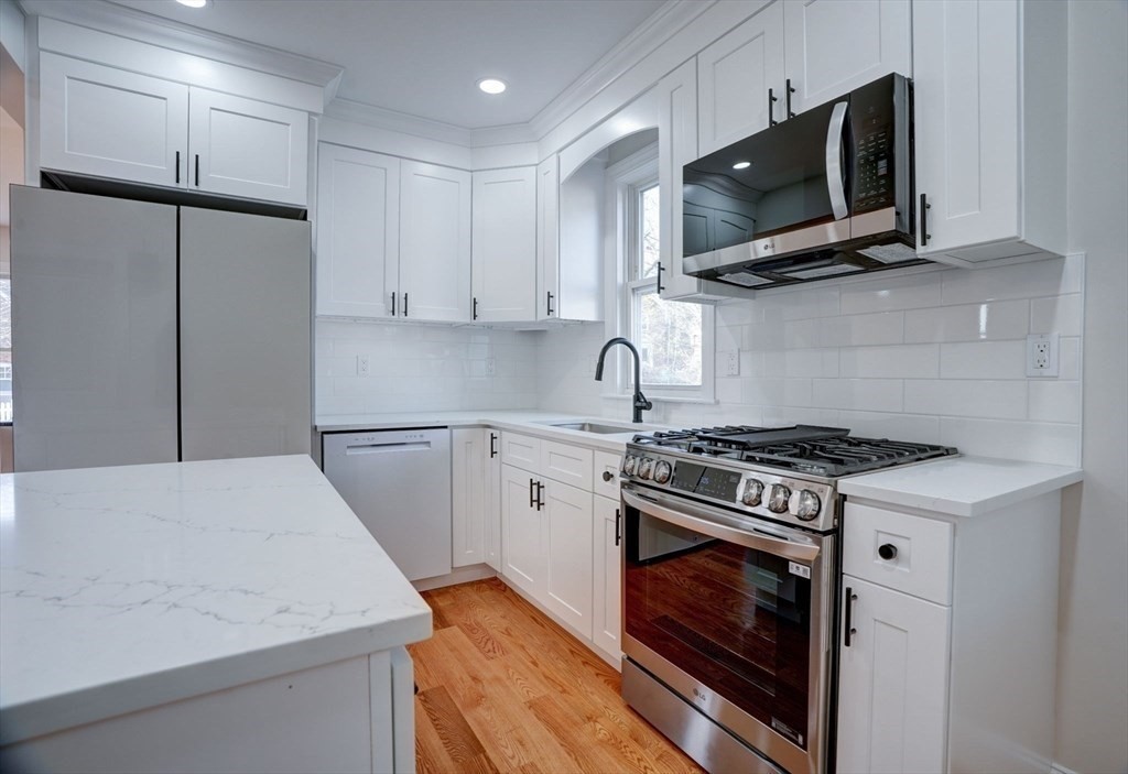 28 Williams St