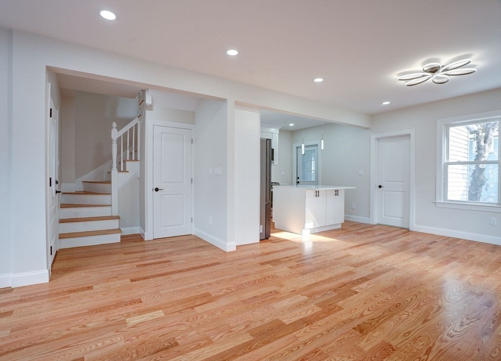 28 Williams St