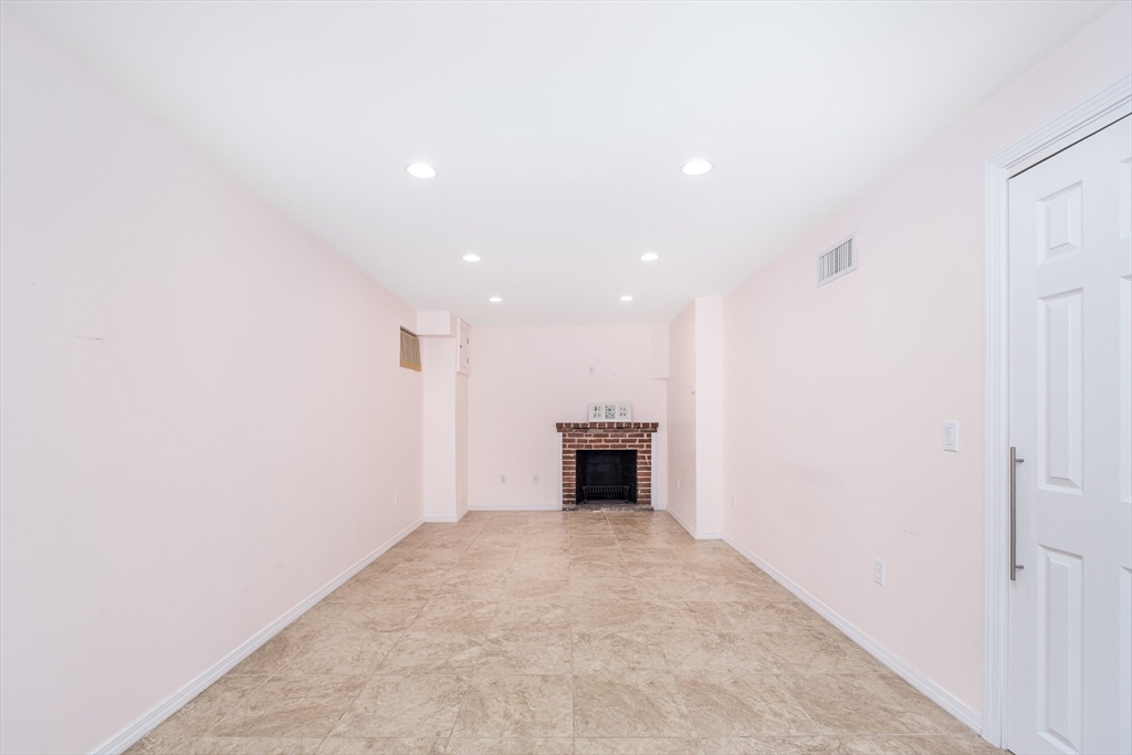 290 Winchester St