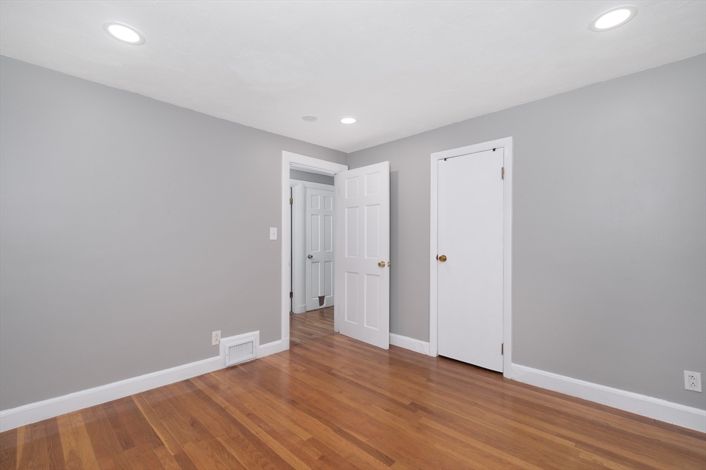 290 Winchester St