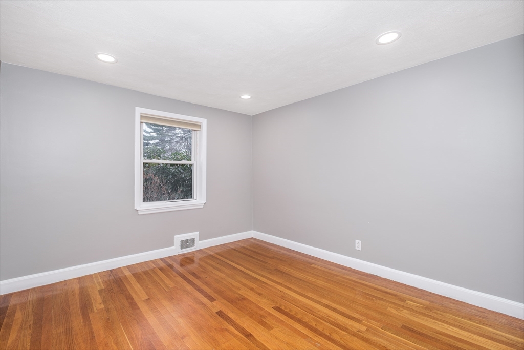 290 Winchester St