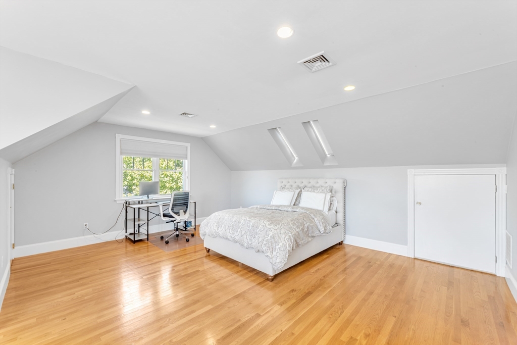 131 Westmoor