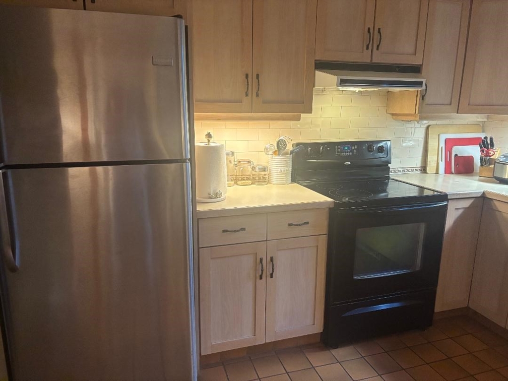 15 Glazer Rd # 15