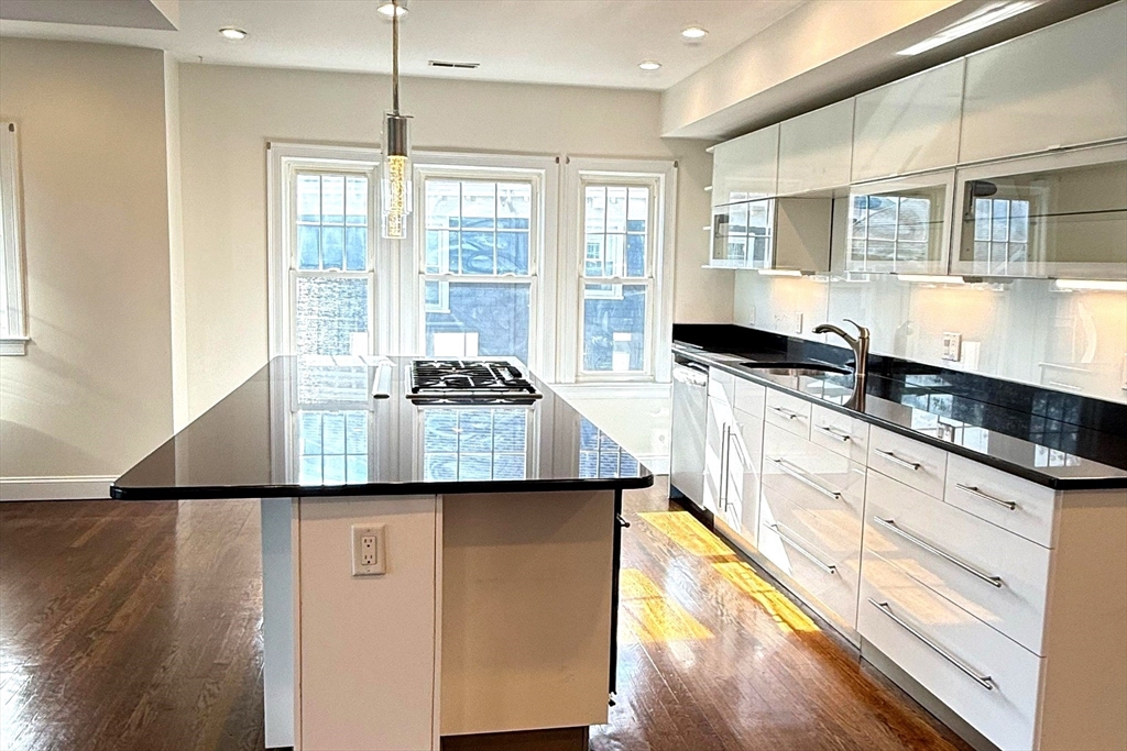 195 Savin Hill Ave # 2