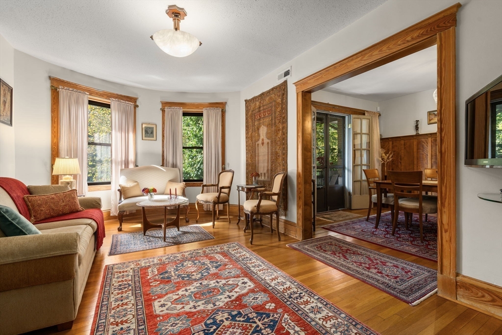49 Winchester St # 2