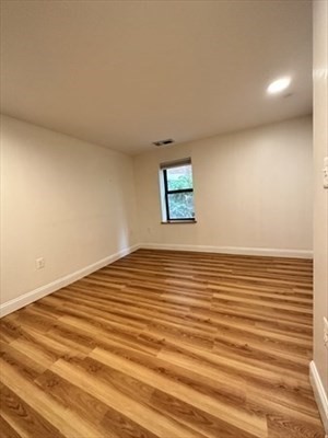 108 Gainsborough St # 4W