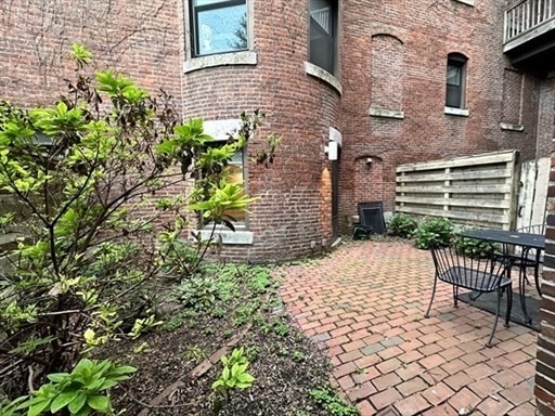 108 Gainsborough St # 4W