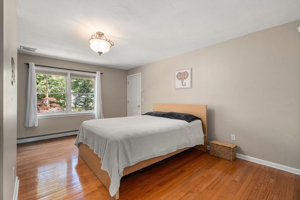 6 Nicholas Dr