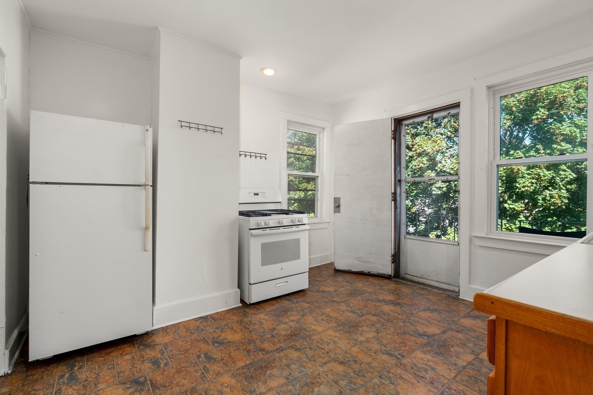 83 Francis St # 5