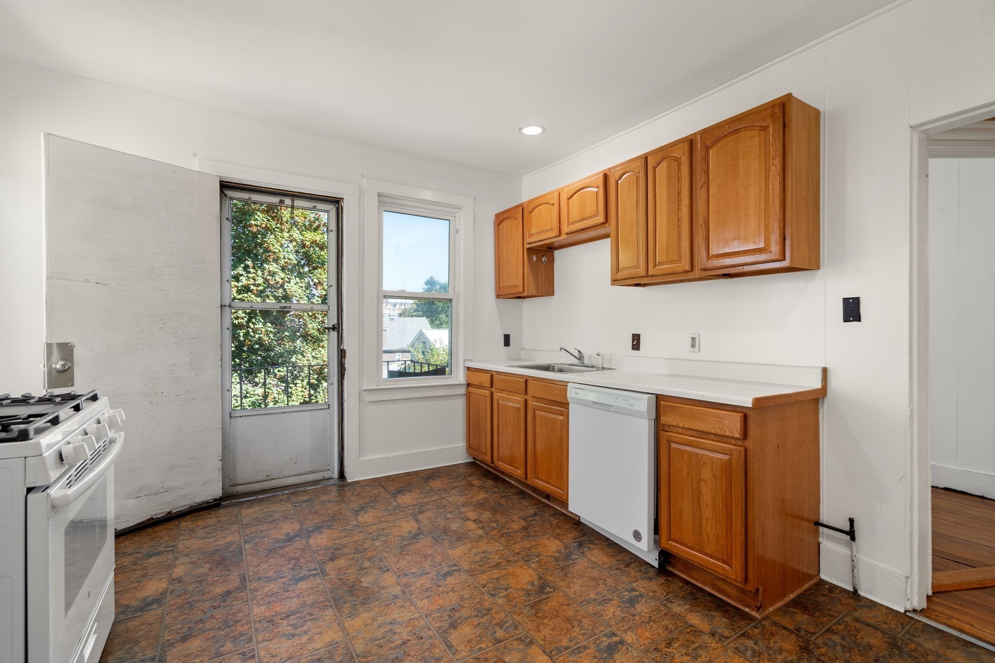 83 Francis St # 5