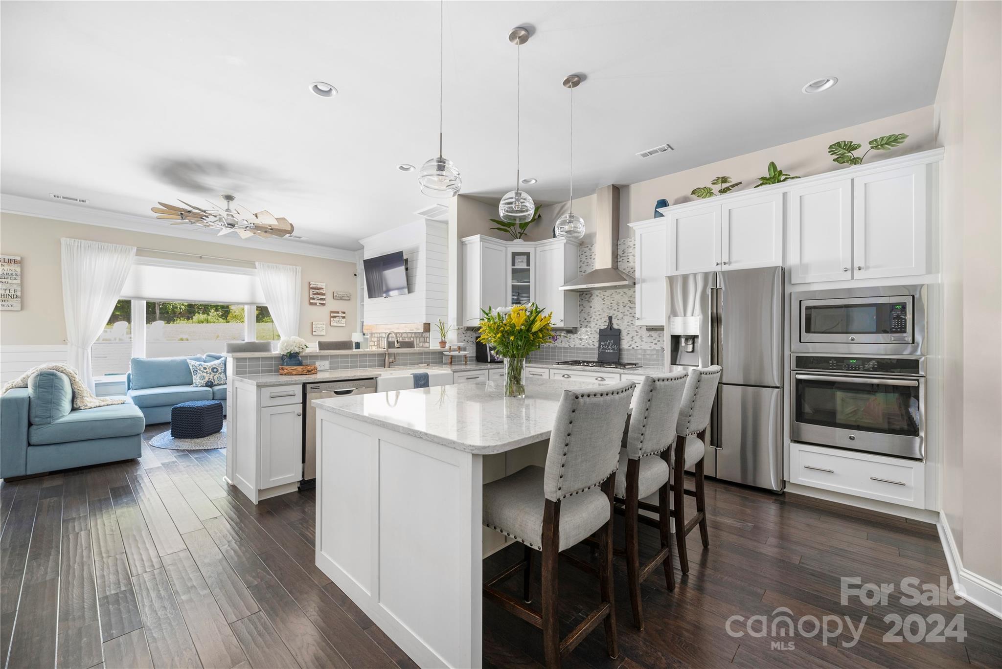 121 Leeward Shoals Lane