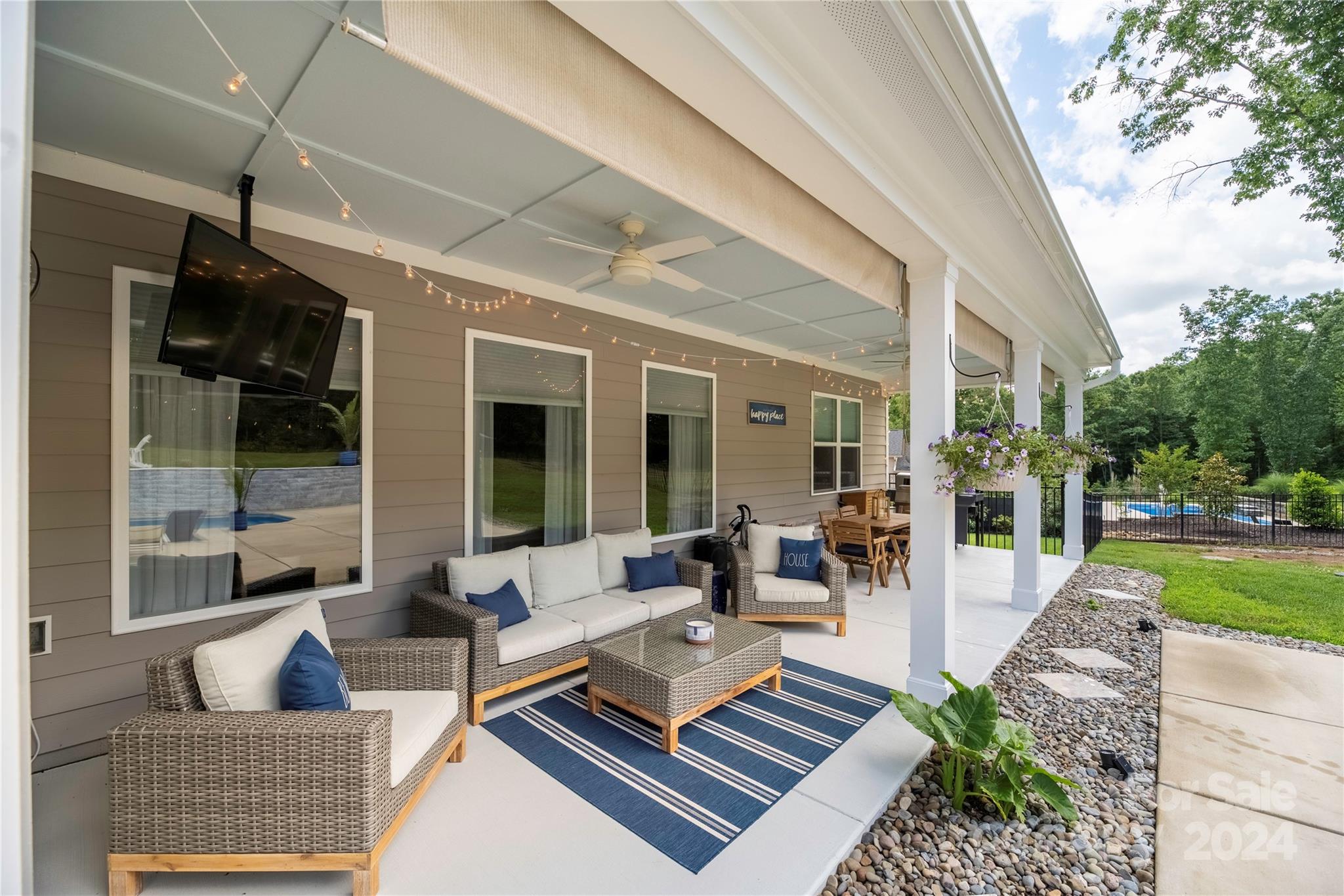 121 Leeward Shoals Lane