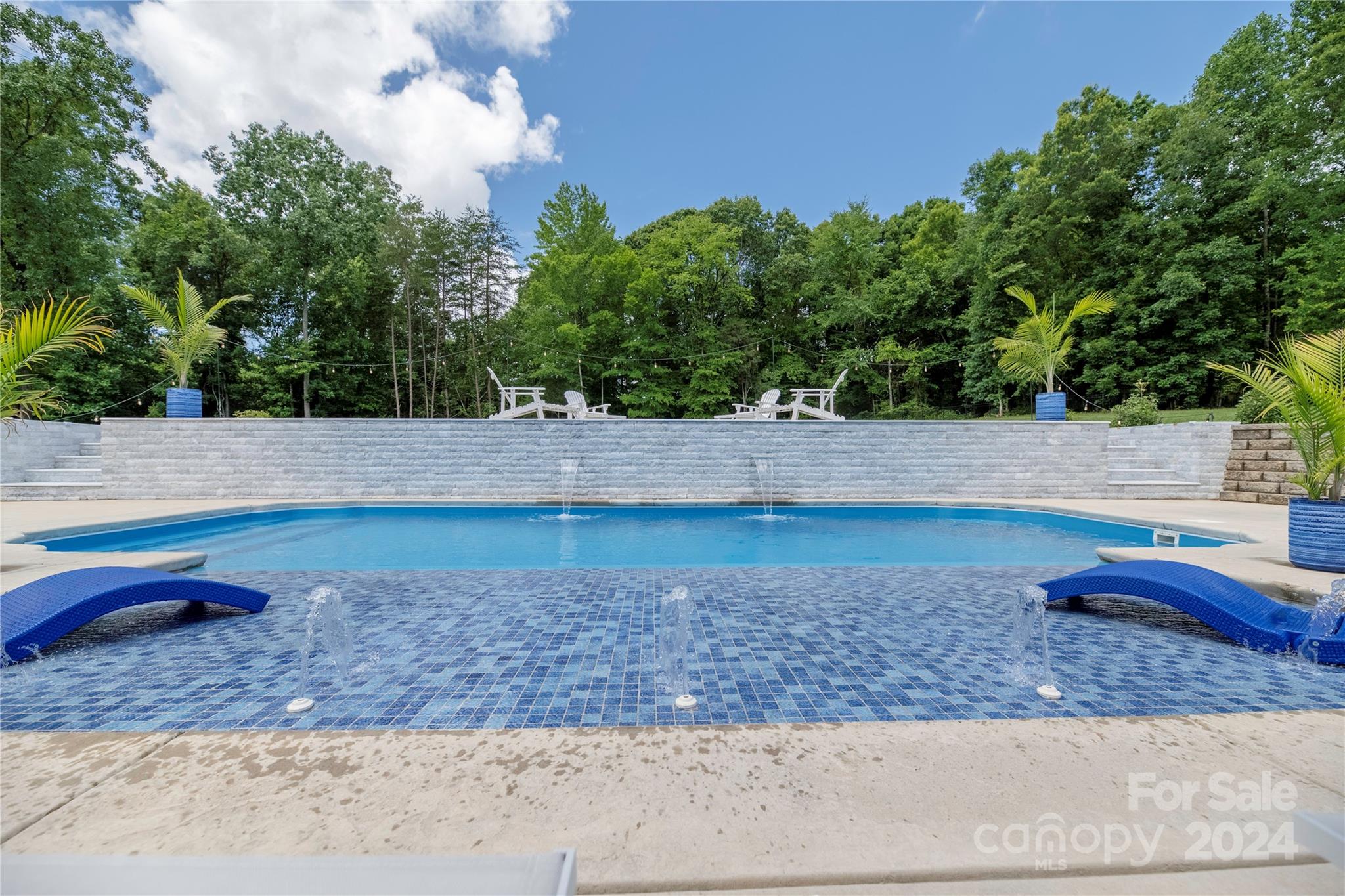 121 Leeward Shoals Lane