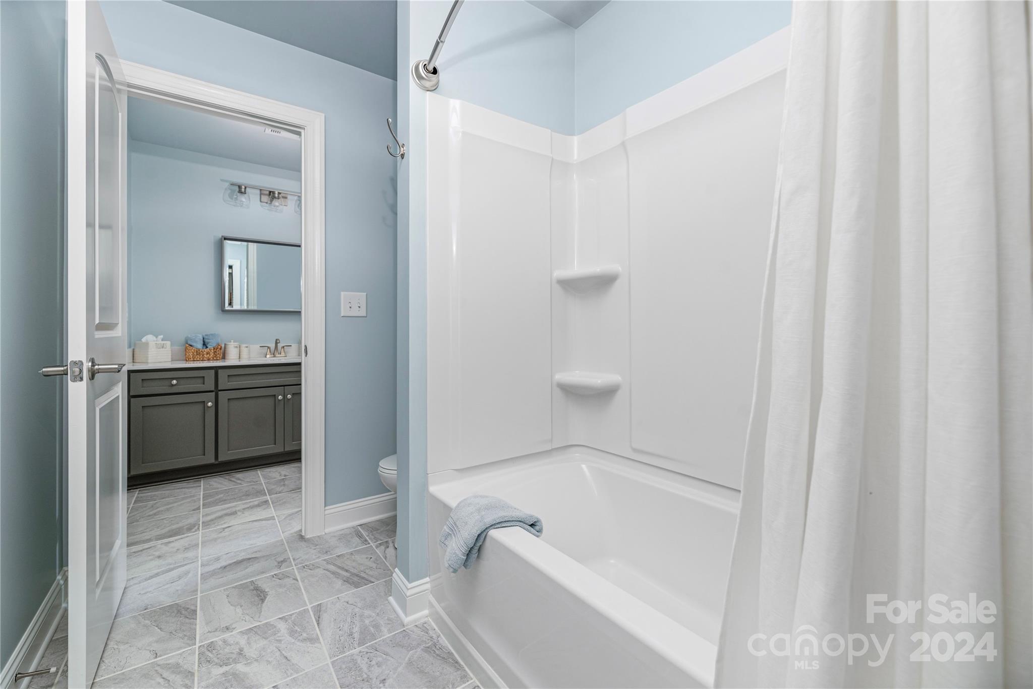 121 Leeward Shoals Lane